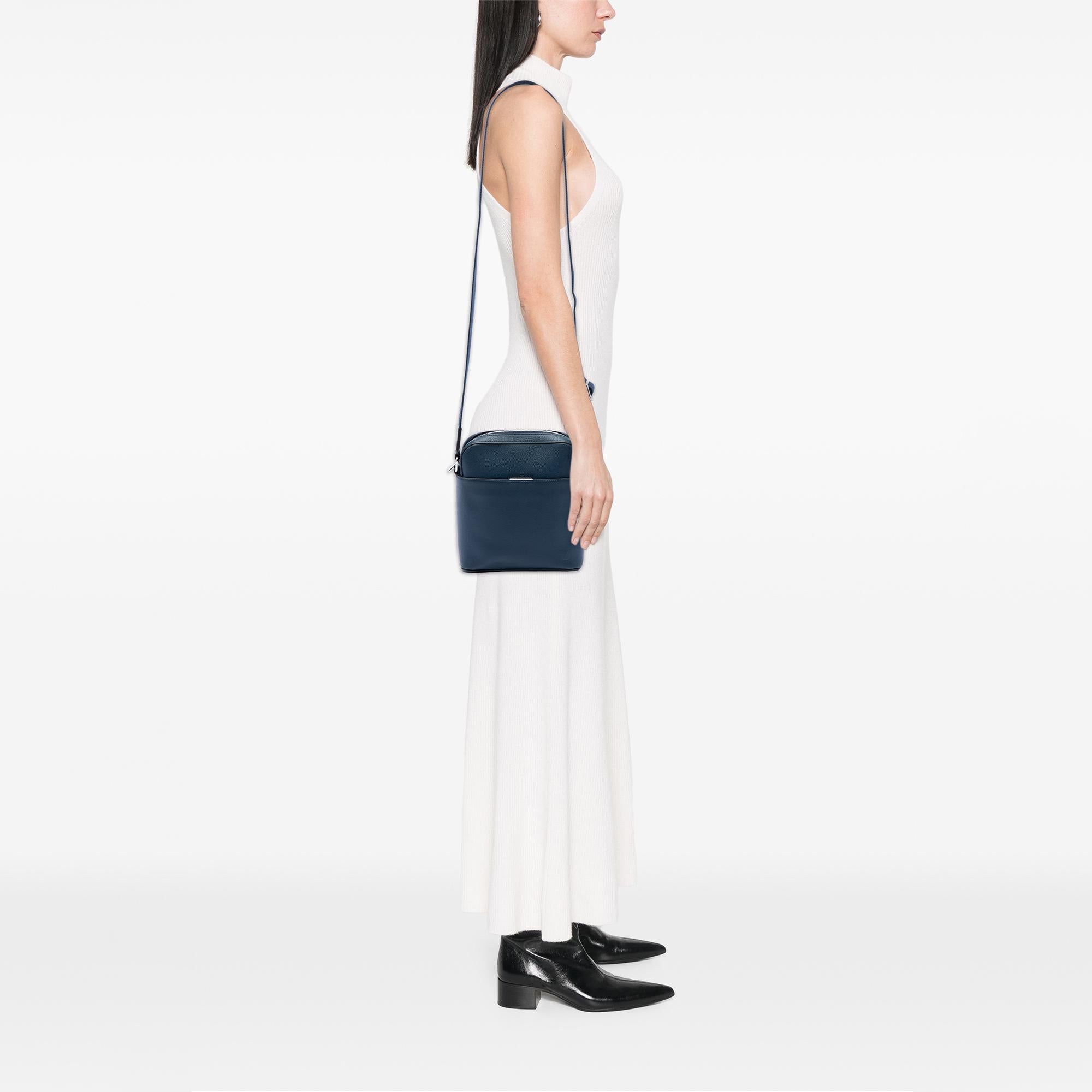 Louis Vuitton Taiga Anton Pochette