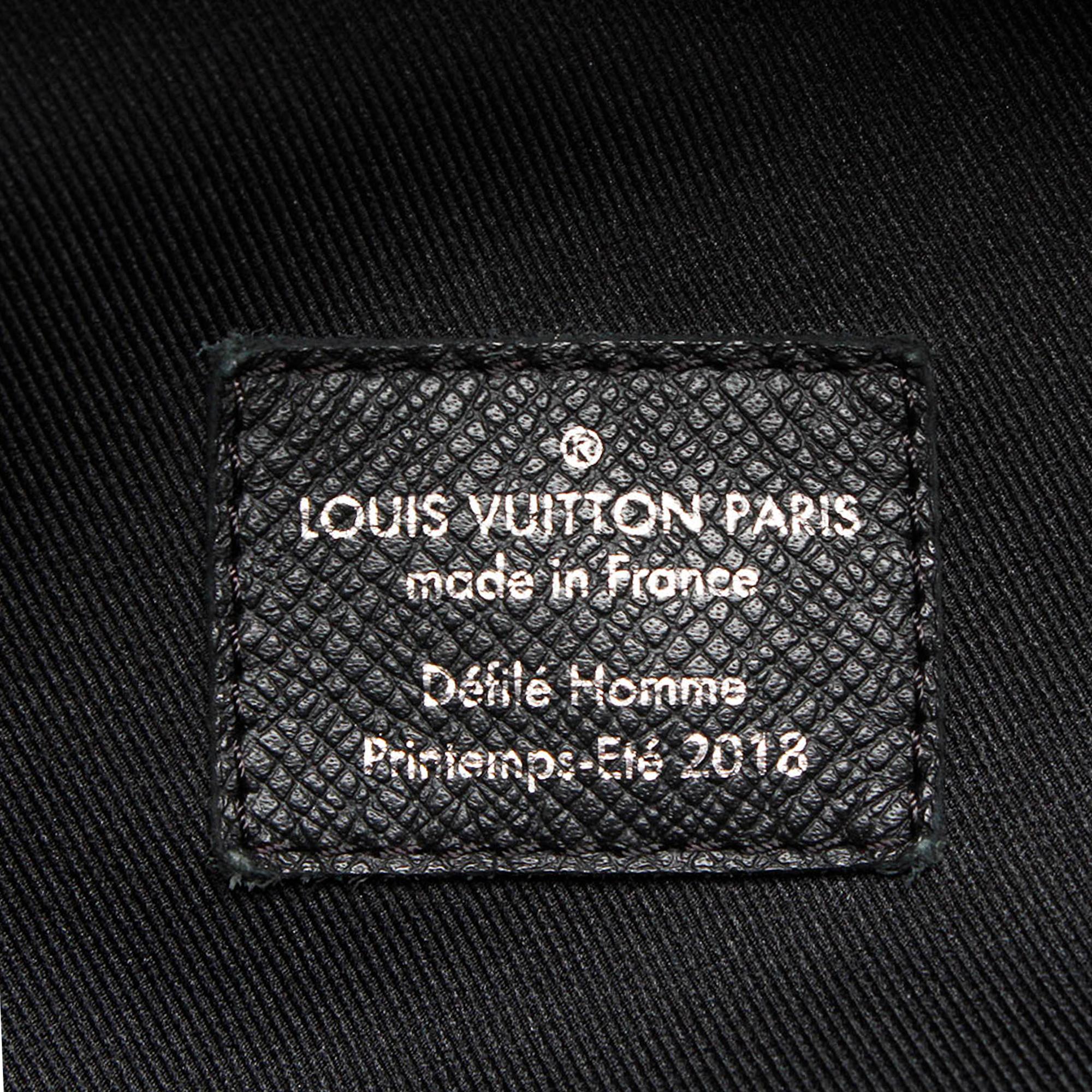 Louis Vuitton Taiga Apollo