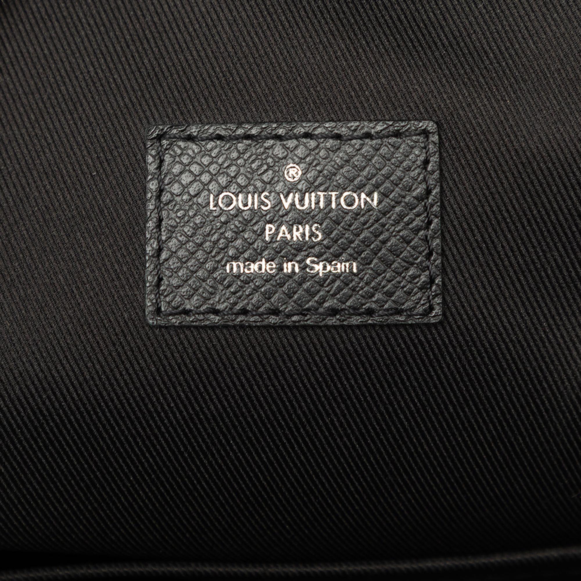 Louis Vuitton Taiga Avenue Sling