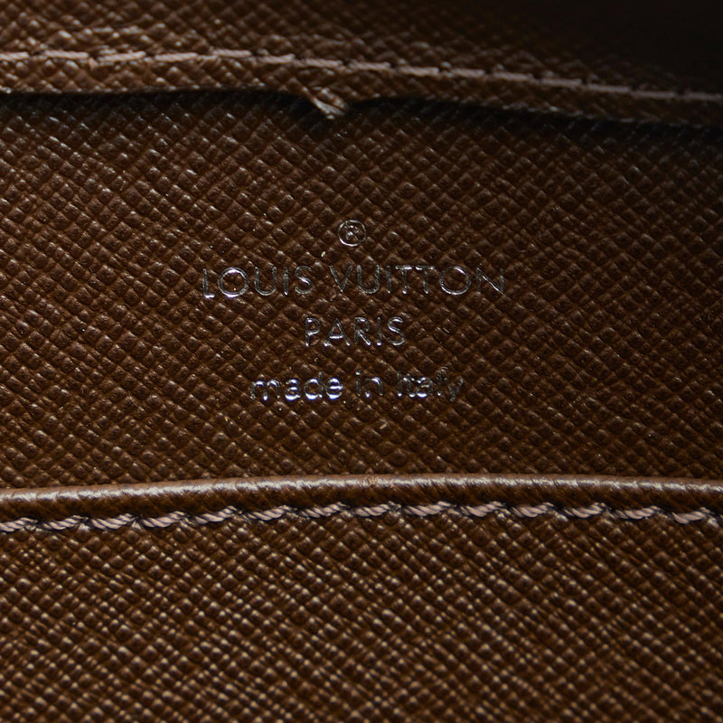 Louis Vuitton Taiga Baikal Clutch Bag (SHG-OfkX5y) – LuxeDH