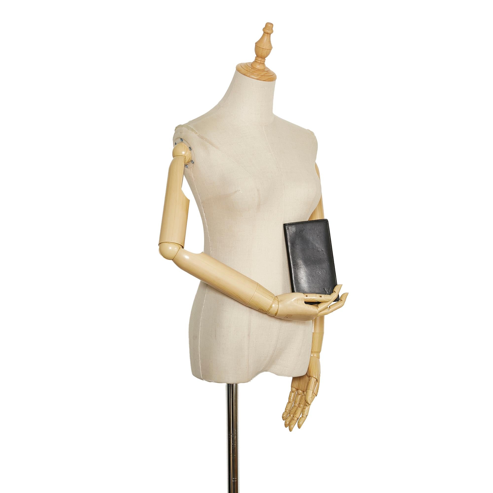 Louis Vuitton Taiga Brazza (SHG-xZxzJz)