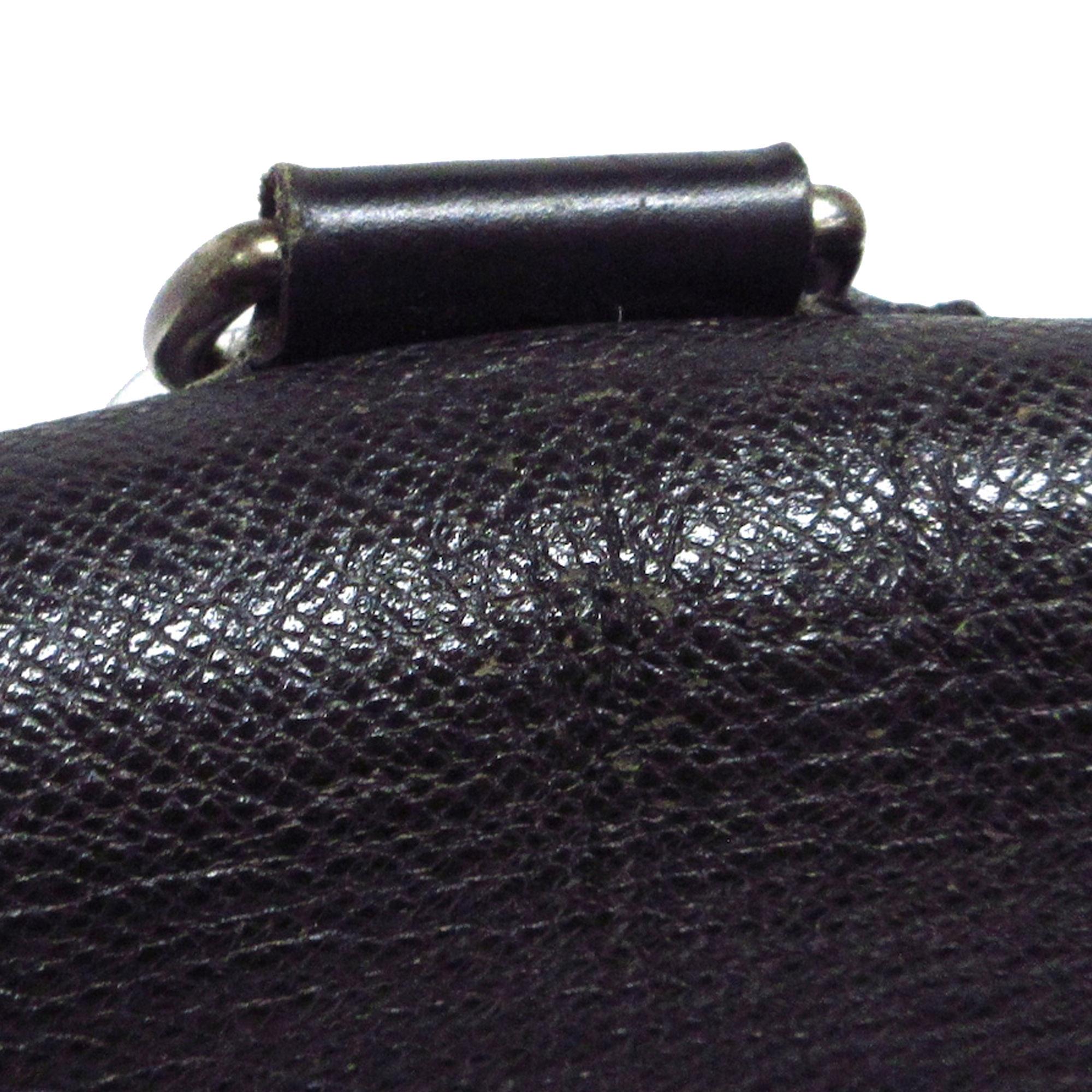 Louis Vuitton Taiga Cassiar (SHG-phAHbC)