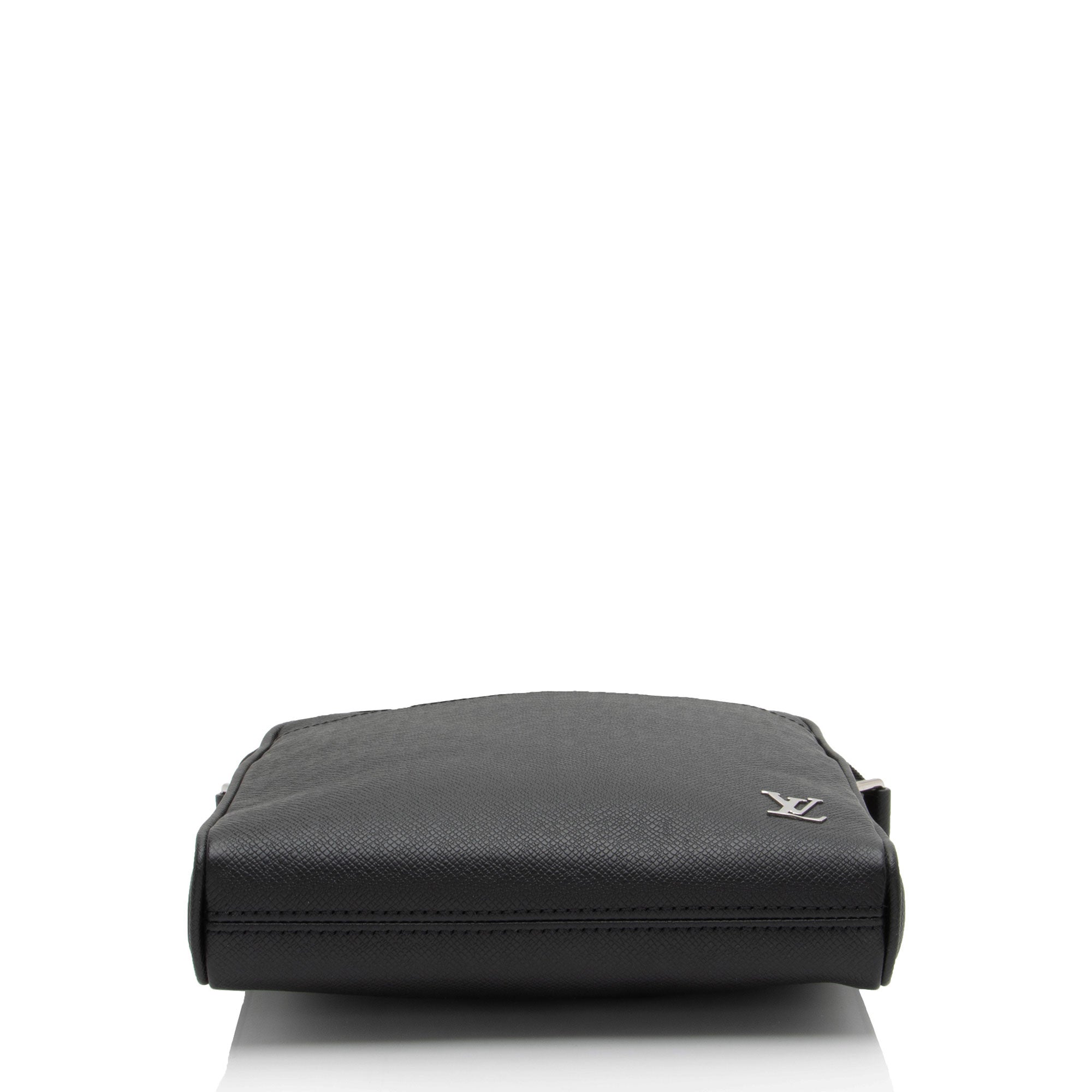 Louis Vuitton Taiga Leather Alex BB Messenger
