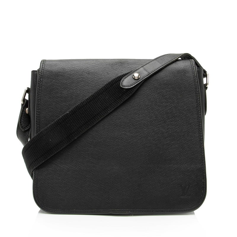 Louis Vuitton Taiga Leather Andrei Messenger Bag (SHF-23822)