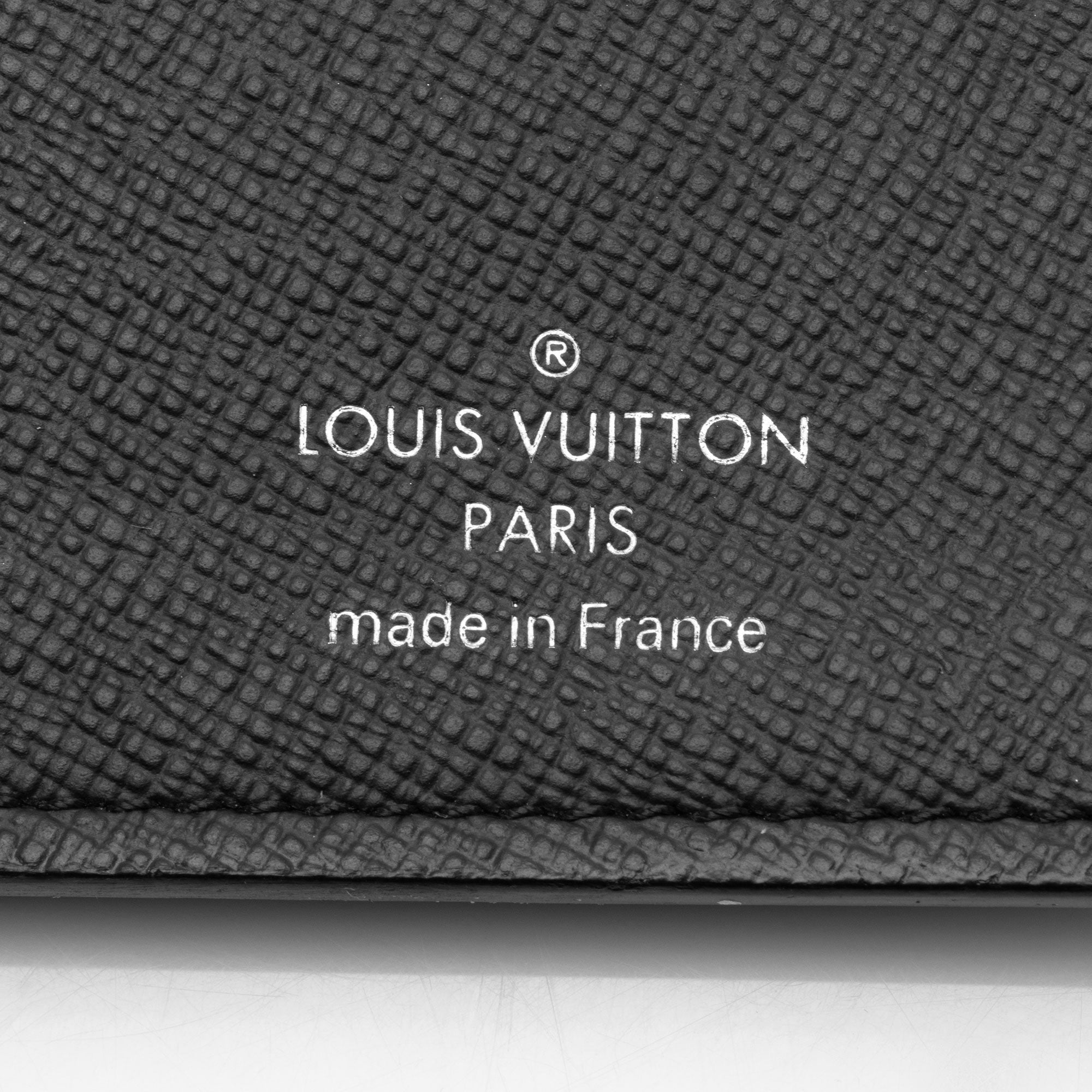 Louis Vuitton Taiga Leather Brazza Wallet (SHF-A7pgX6)