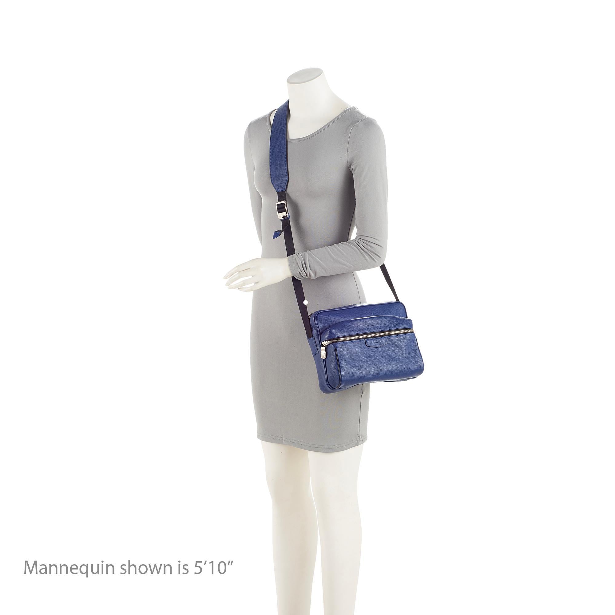 Louis Vuitton Taiga Leather Outdoor Messenger