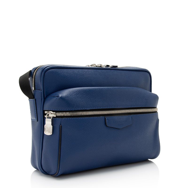 Louis Vuitton Taiga Leather Outdoor Messenger Bag (SHF-gDGAzc) – LuxeDH