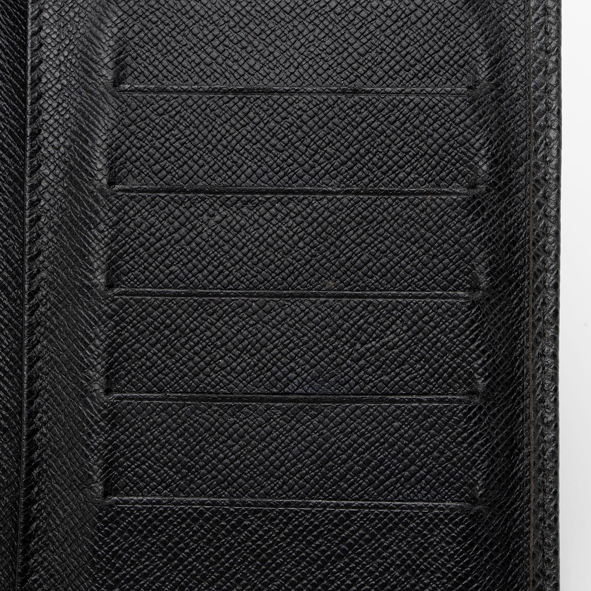 Louis Vuitton Taiga Leather Porte Valeurs Cartes Card Holder