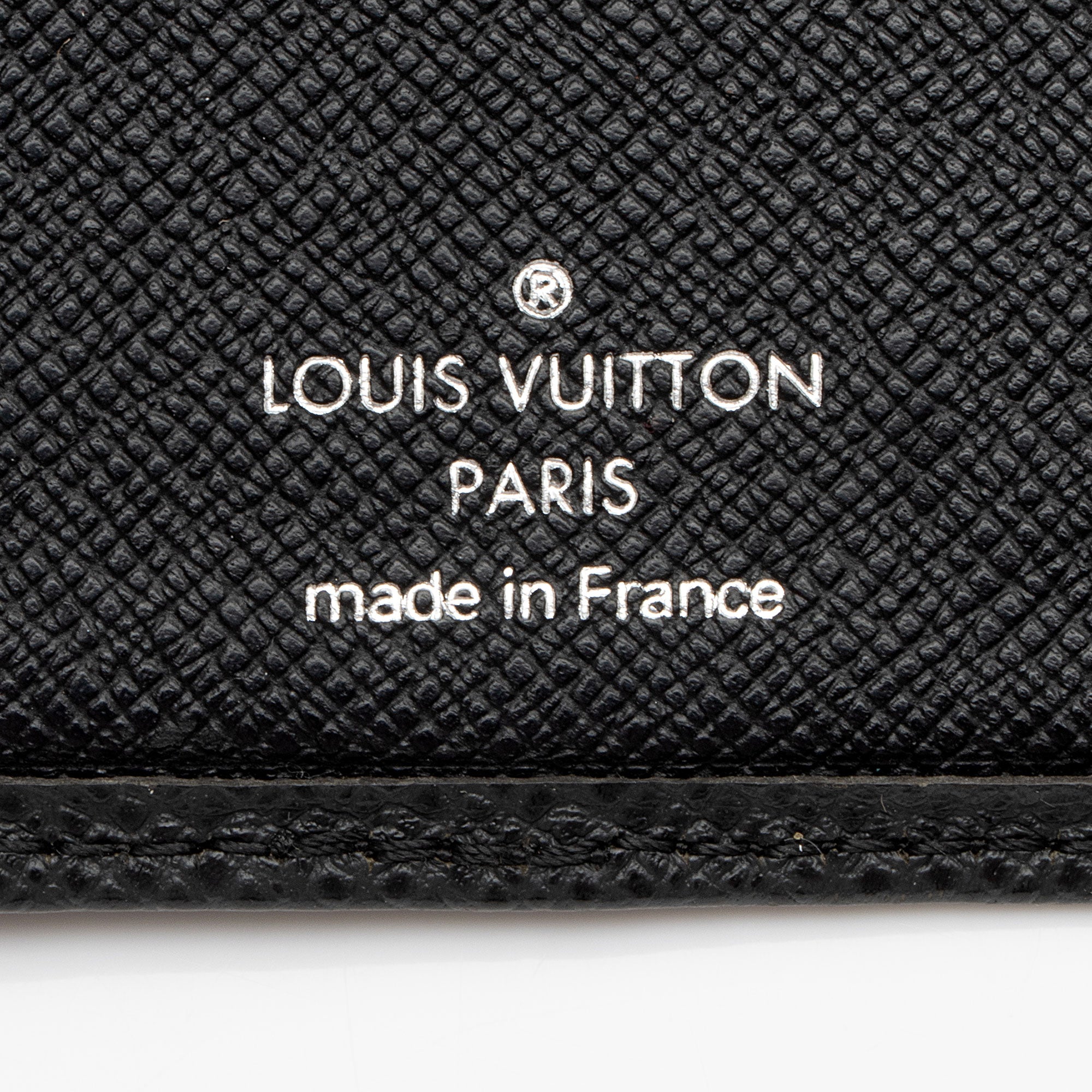 Louis Vuitton Taiga Leather Porte Valeurs Cartes Card Holder