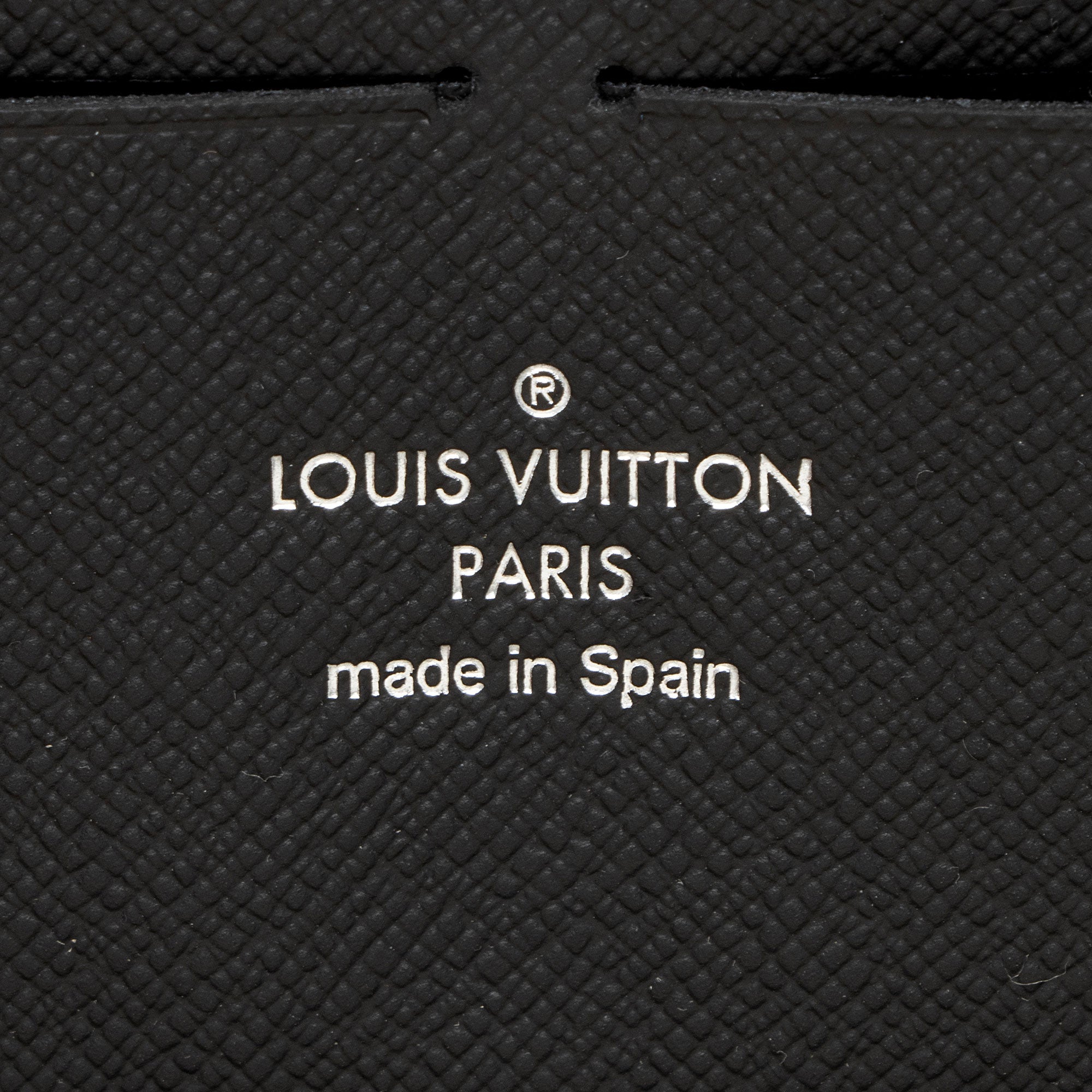 Louis Vuitton Taiga Leather Zippy Organizer Wallet