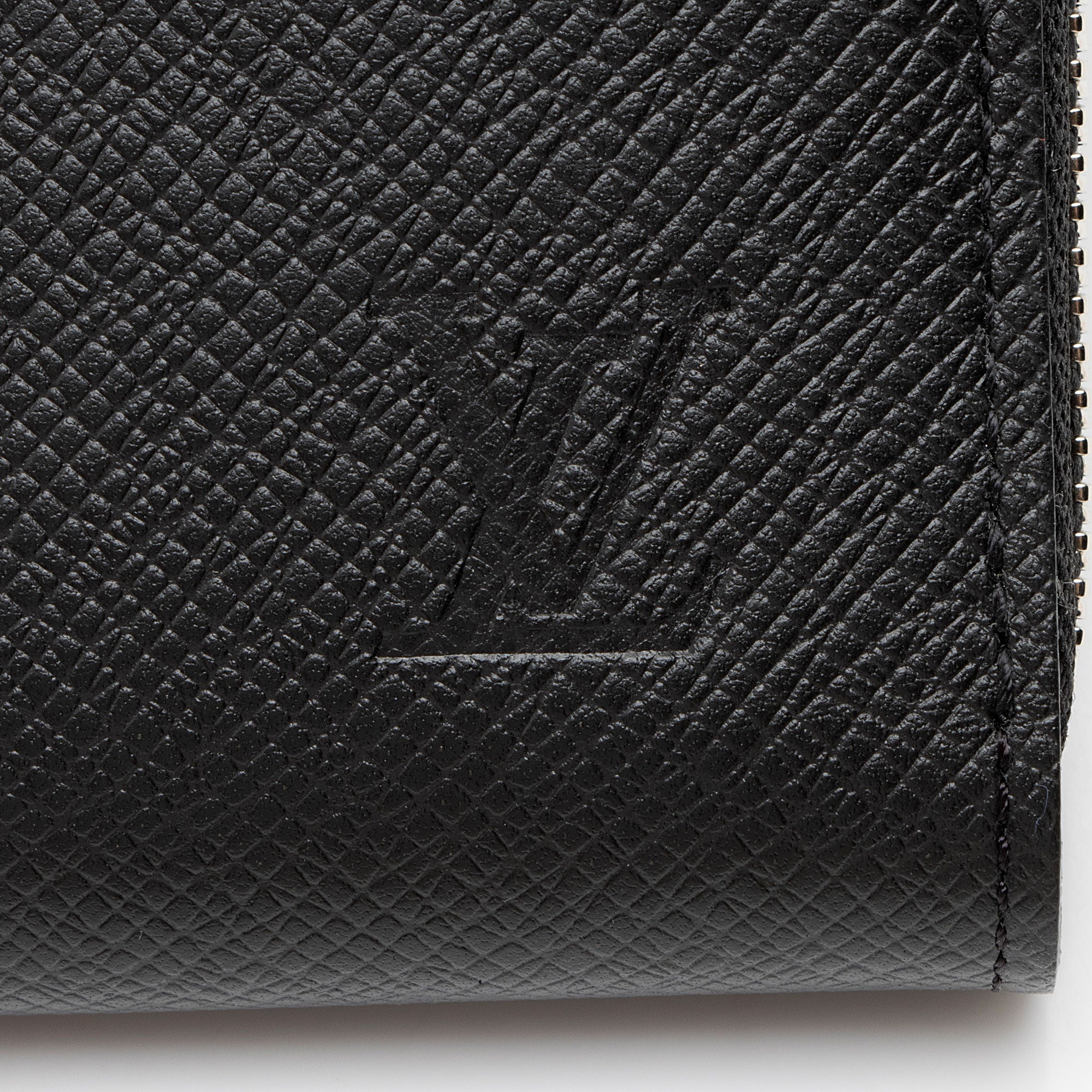 Louis Vuitton Taiga Leather Zippy Organizer Wallet