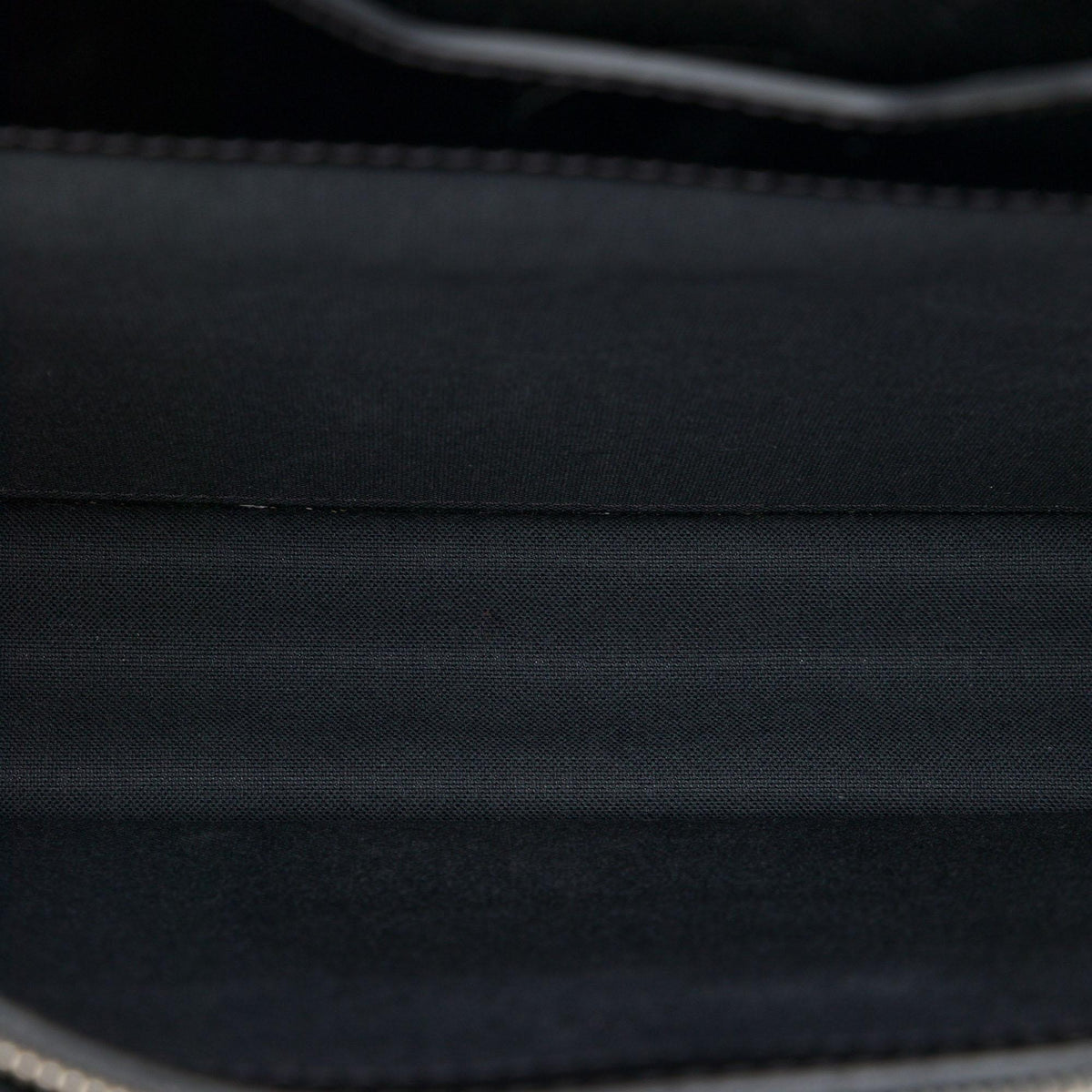Louis Vuitton Taiga Neo Robusto 2 Briefcase