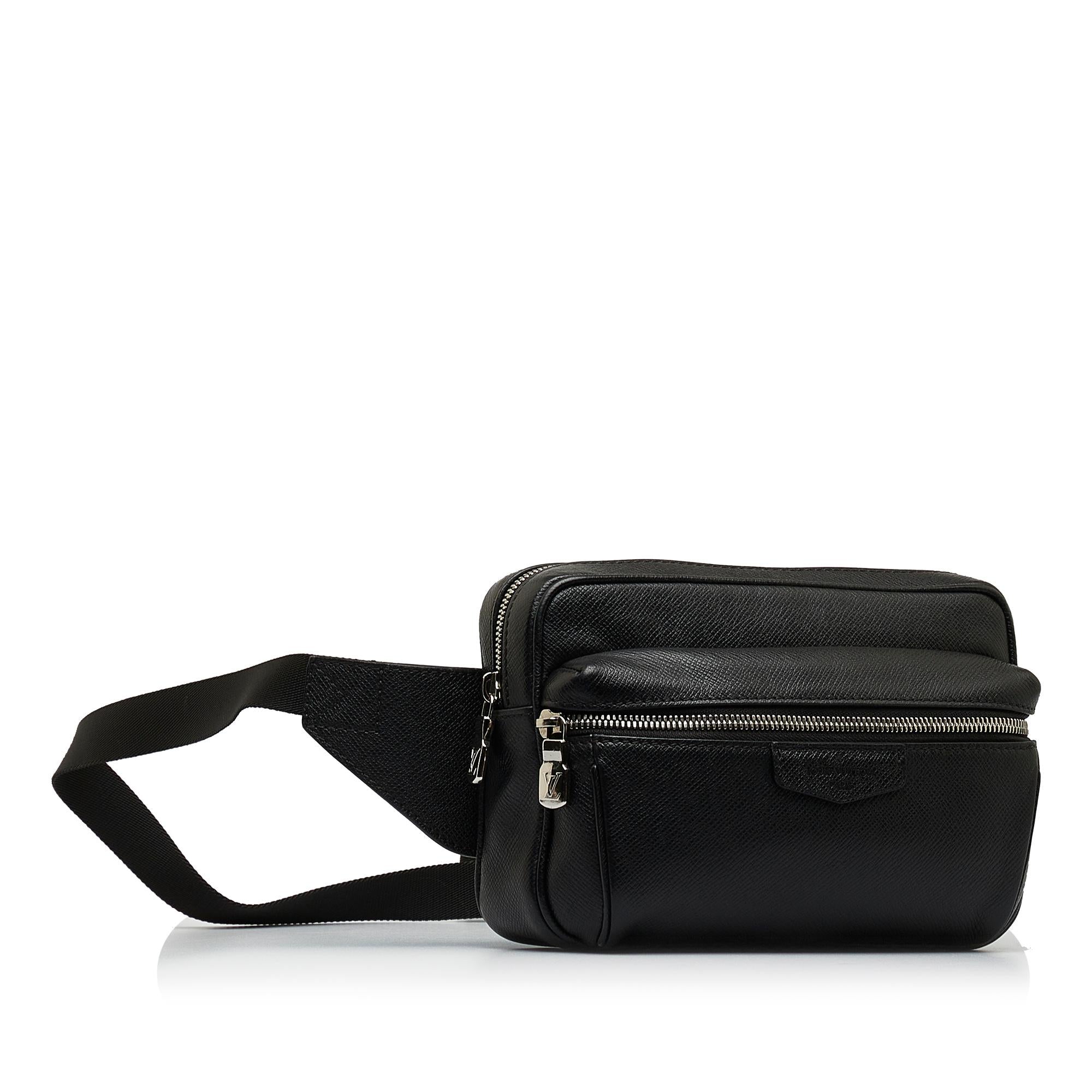 Louis Vuitton Taiga Outdoor Bumbag (SHG-xV16So)