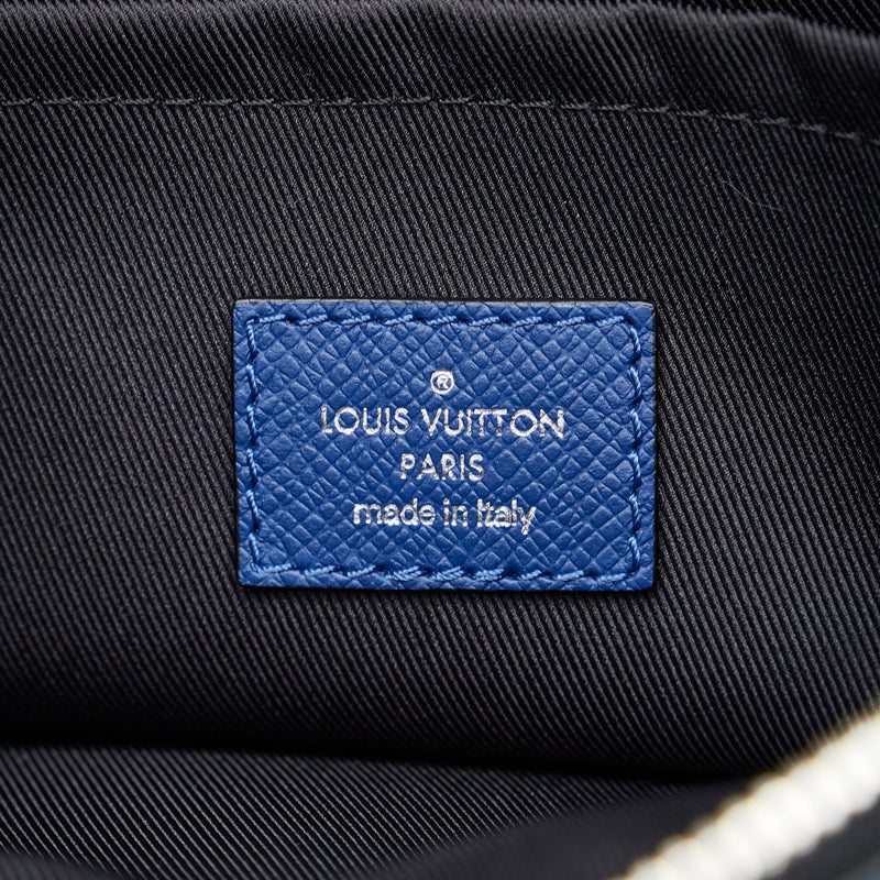 Louis Vuitton Taiga Outdoor Messenger PM (SHG-UqcHzF) – LuxeDH