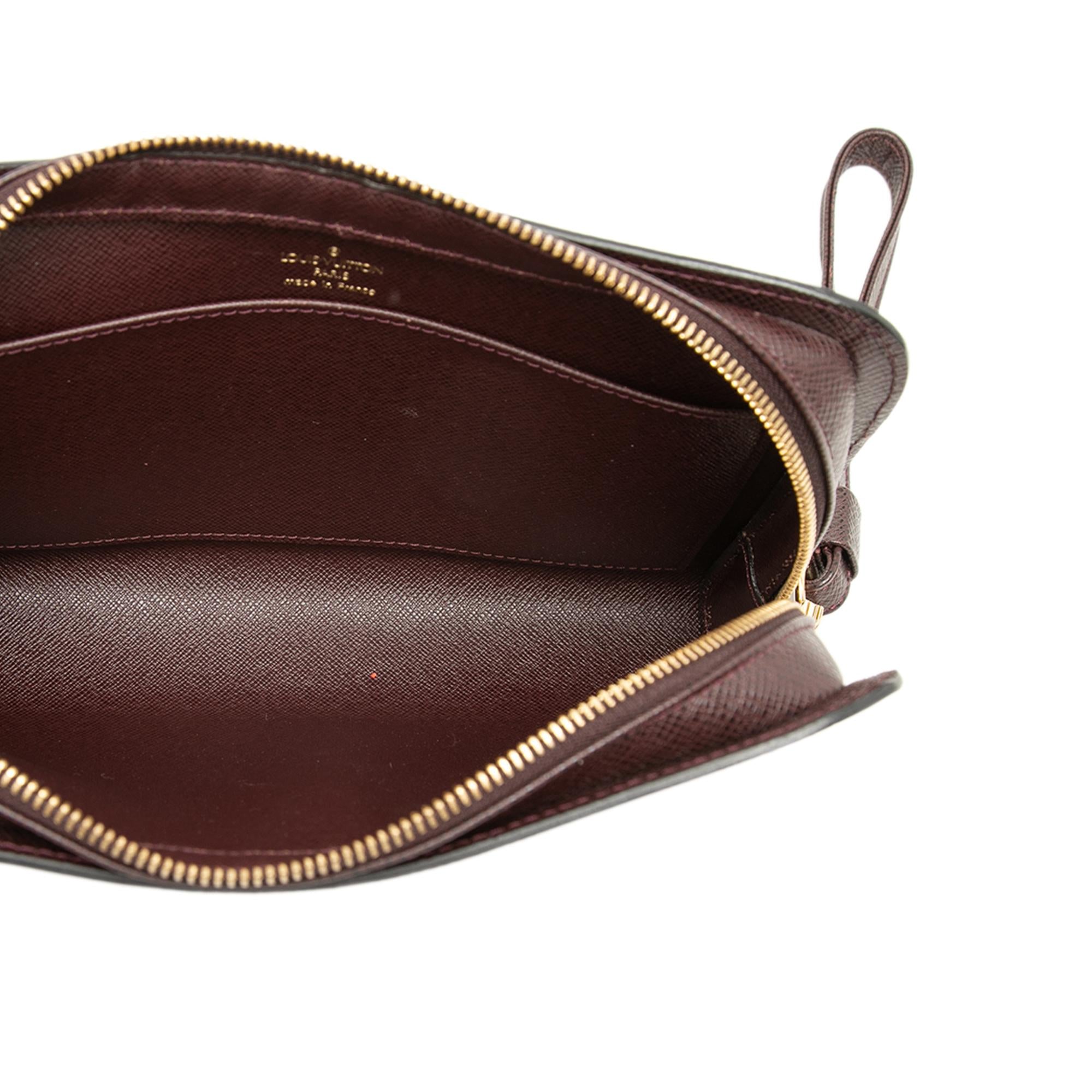 Louis Vuitton Taiga Pochette Baikal