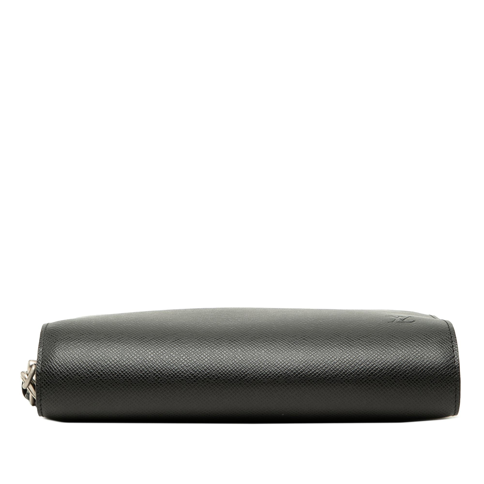 Louis Vuitton Taiga Pochette Baikal