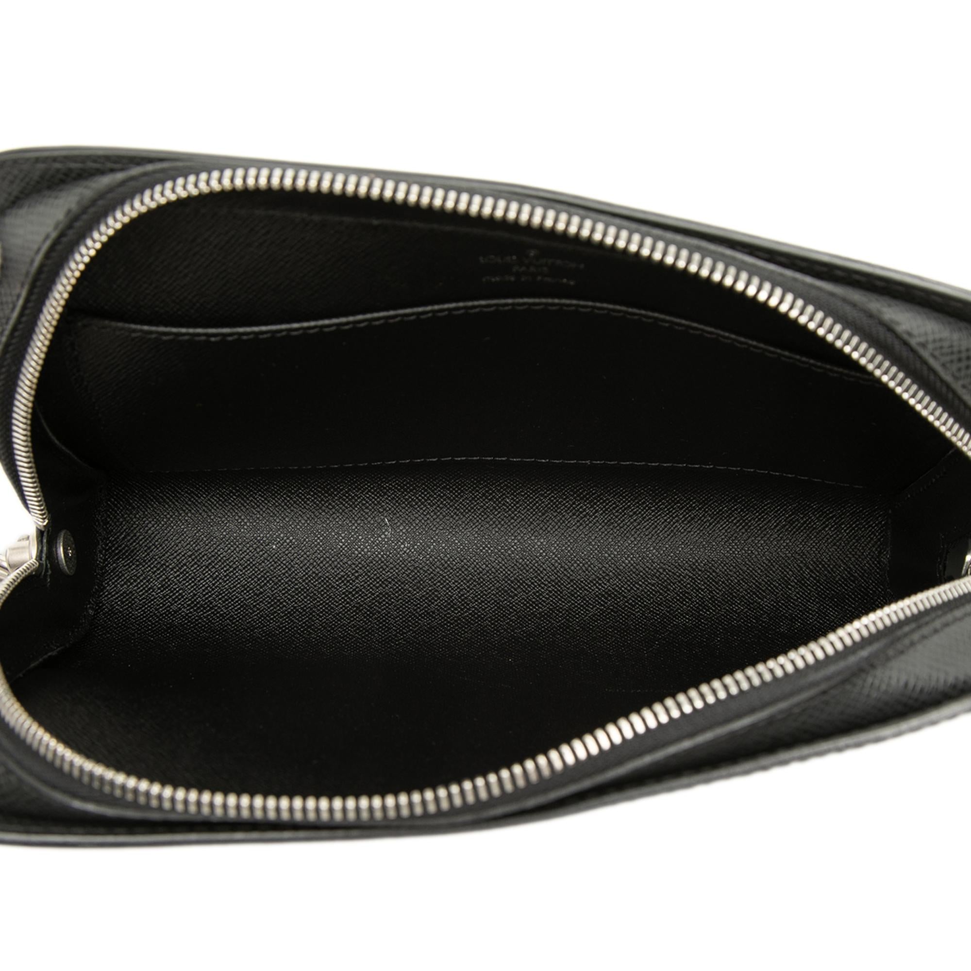 Louis Vuitton Taiga Pochette Baikal
