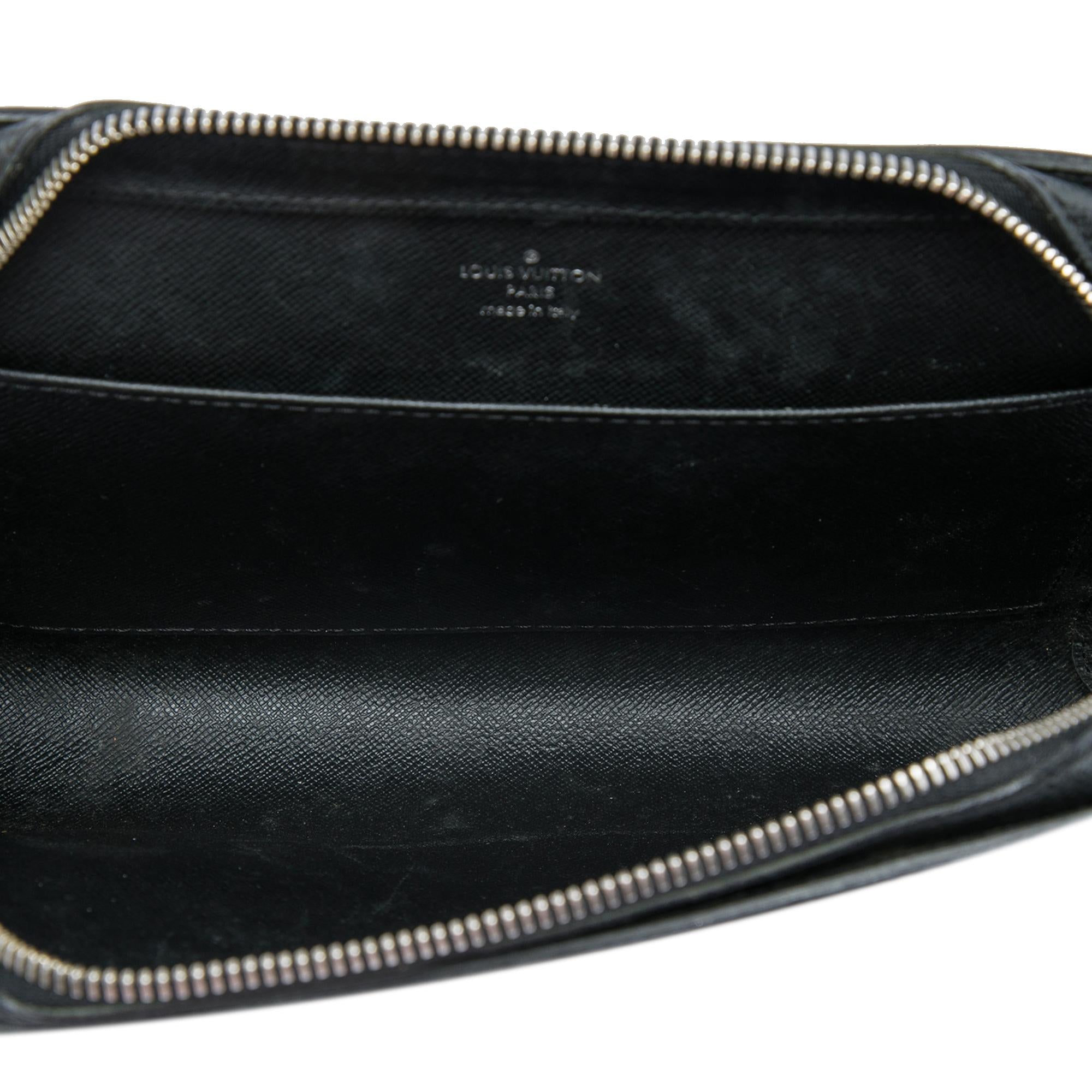 Louis Vuitton Taiga Pochette Baikal