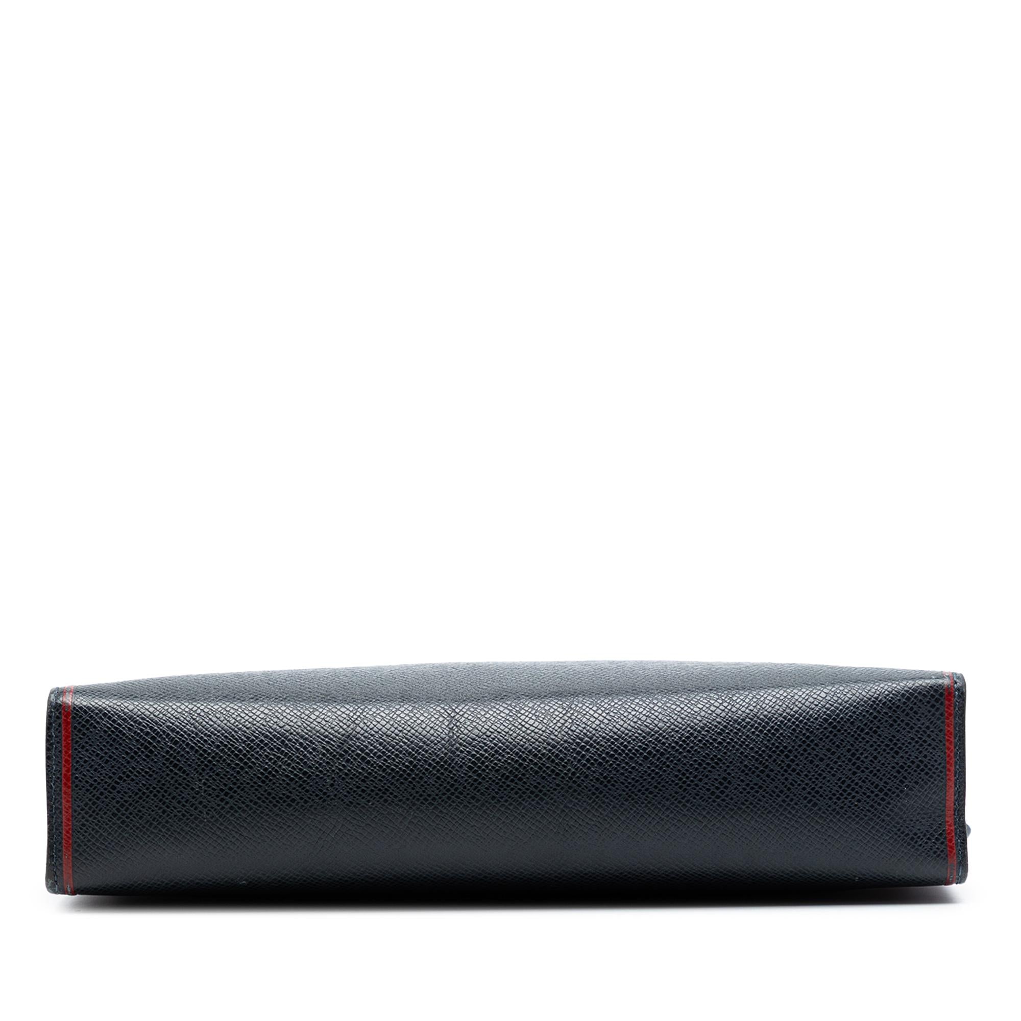Louis Vuitton Taiga Pochette Voyage MM