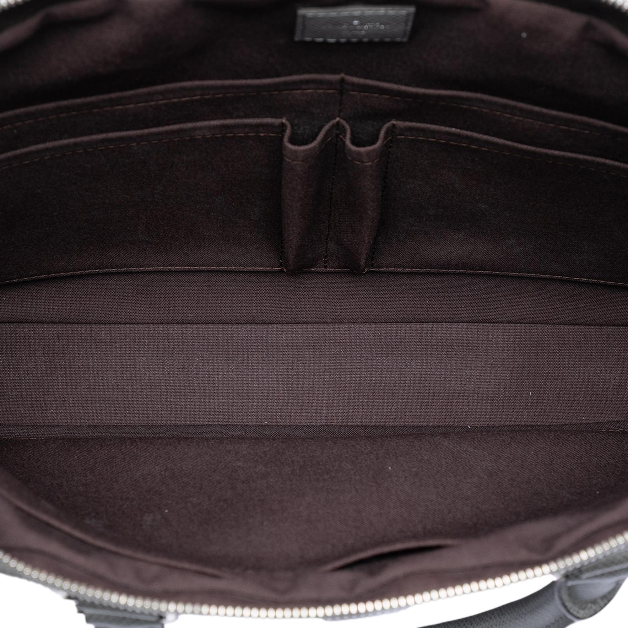 Louis Vuitton Taiga Porte Documents Business MM
