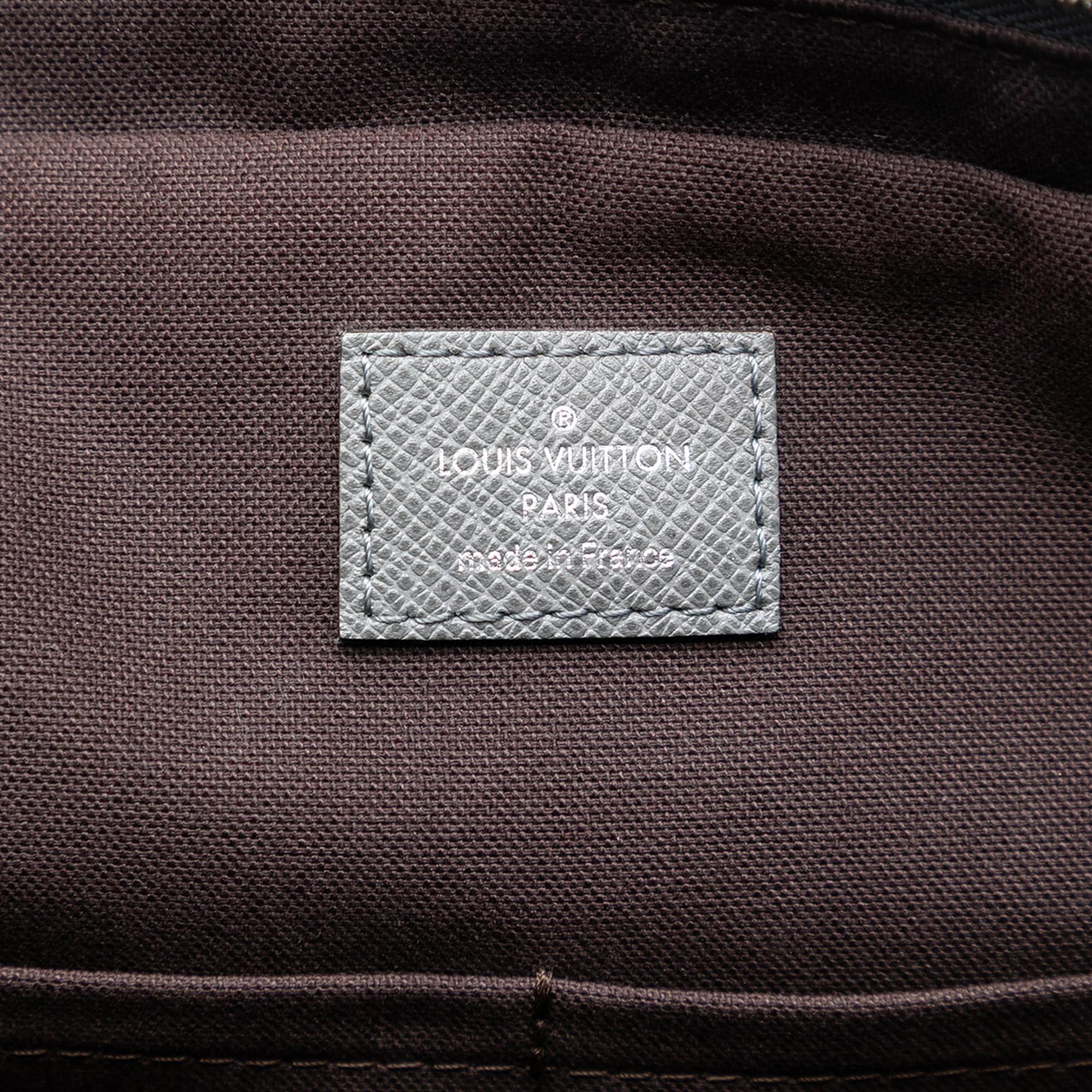 Louis Vuitton Taiga Porte Documents Business MM