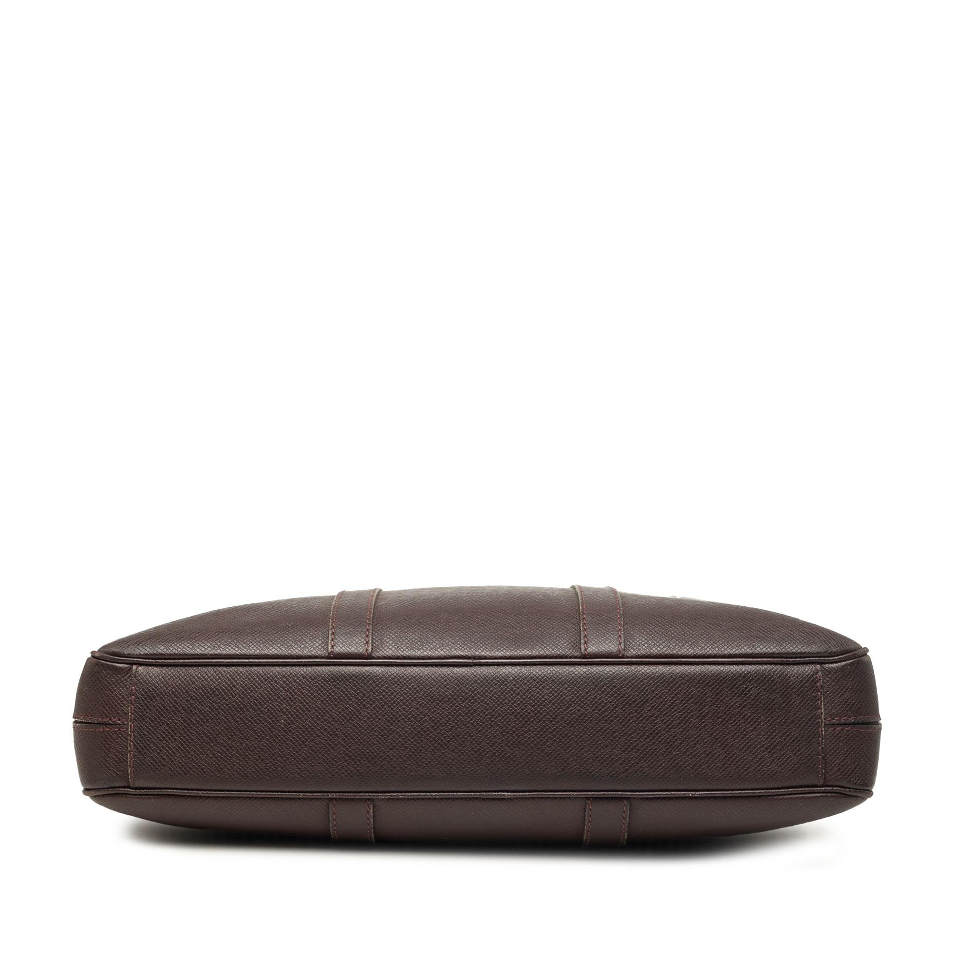 Louis Vuitton Taiga Porte Documents Voyage PM