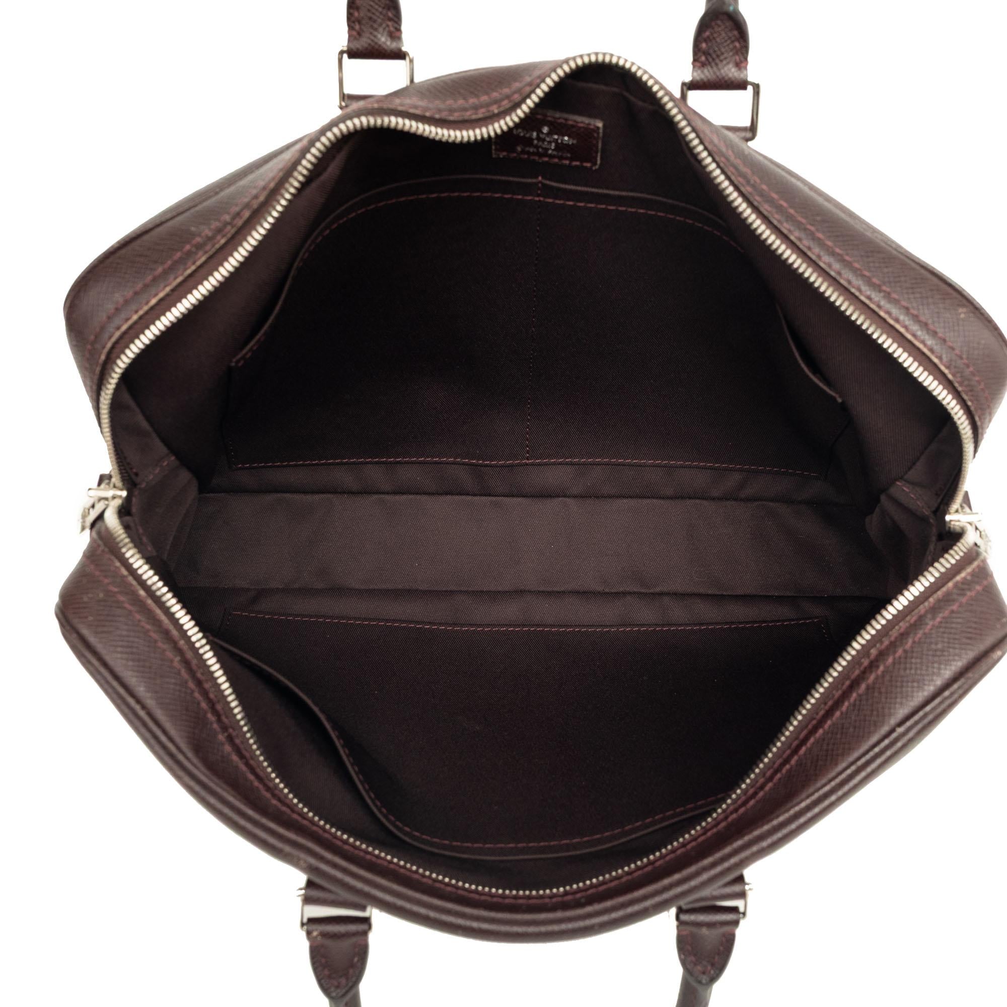 Louis Vuitton Taiga Porte Documents Voyage PM
