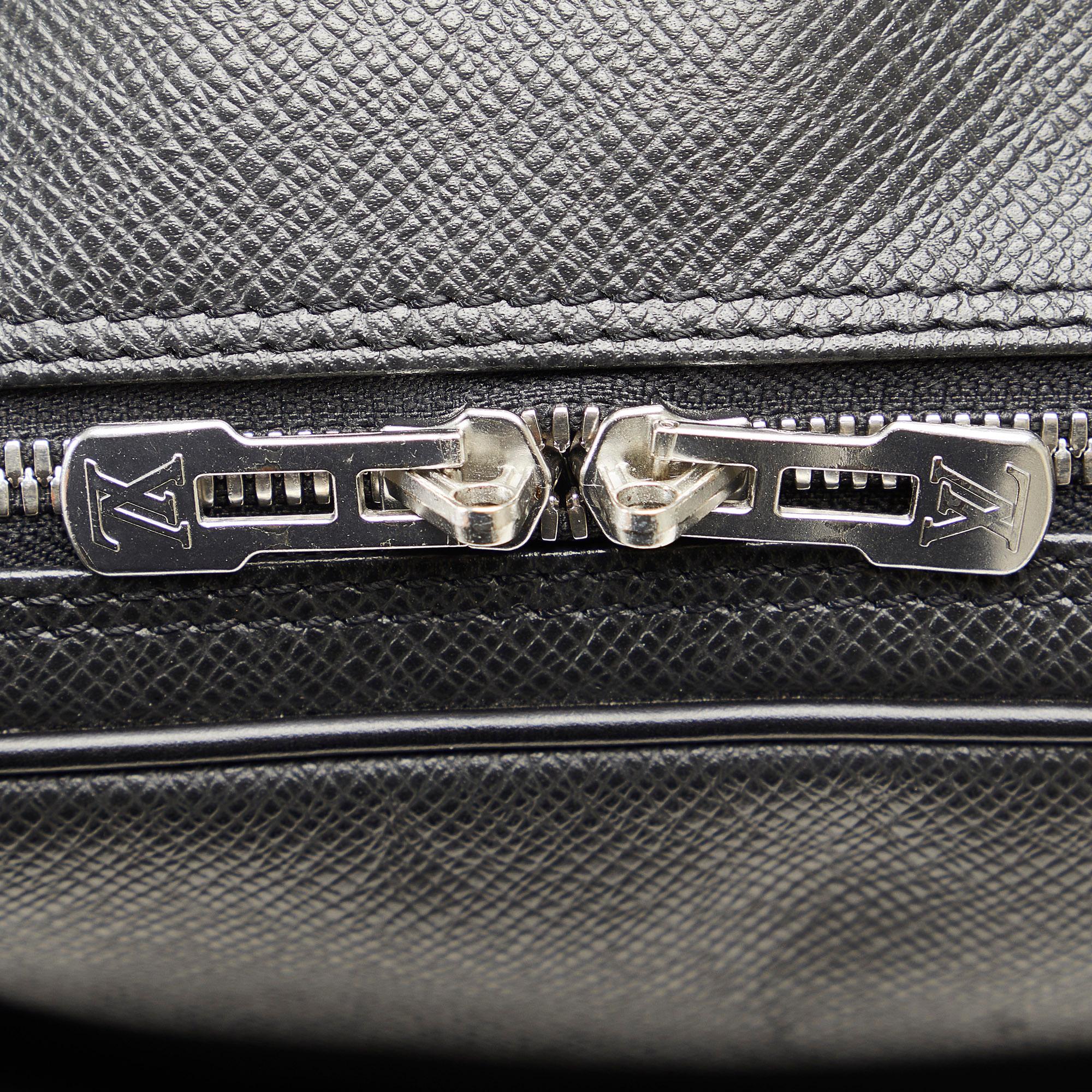 Louis Vuitton Taiga Reporter PM (SHG-4cFj1G)