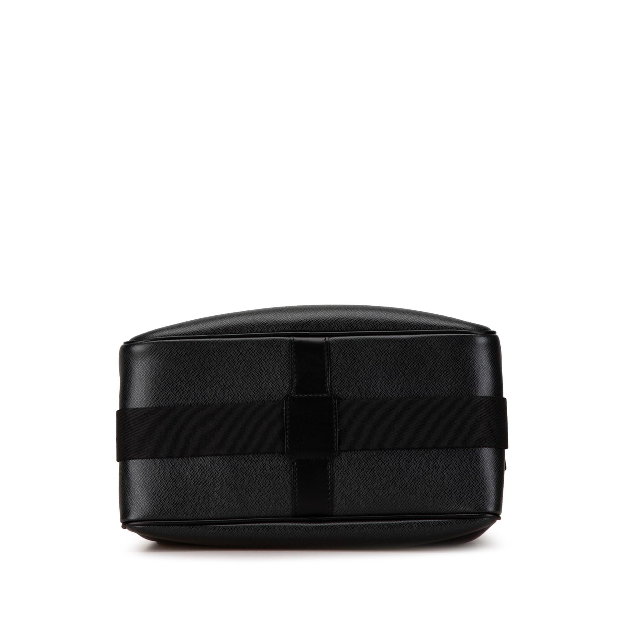 Louis Vuitton Taiga Reporter PM (SHG-f2dwZU)