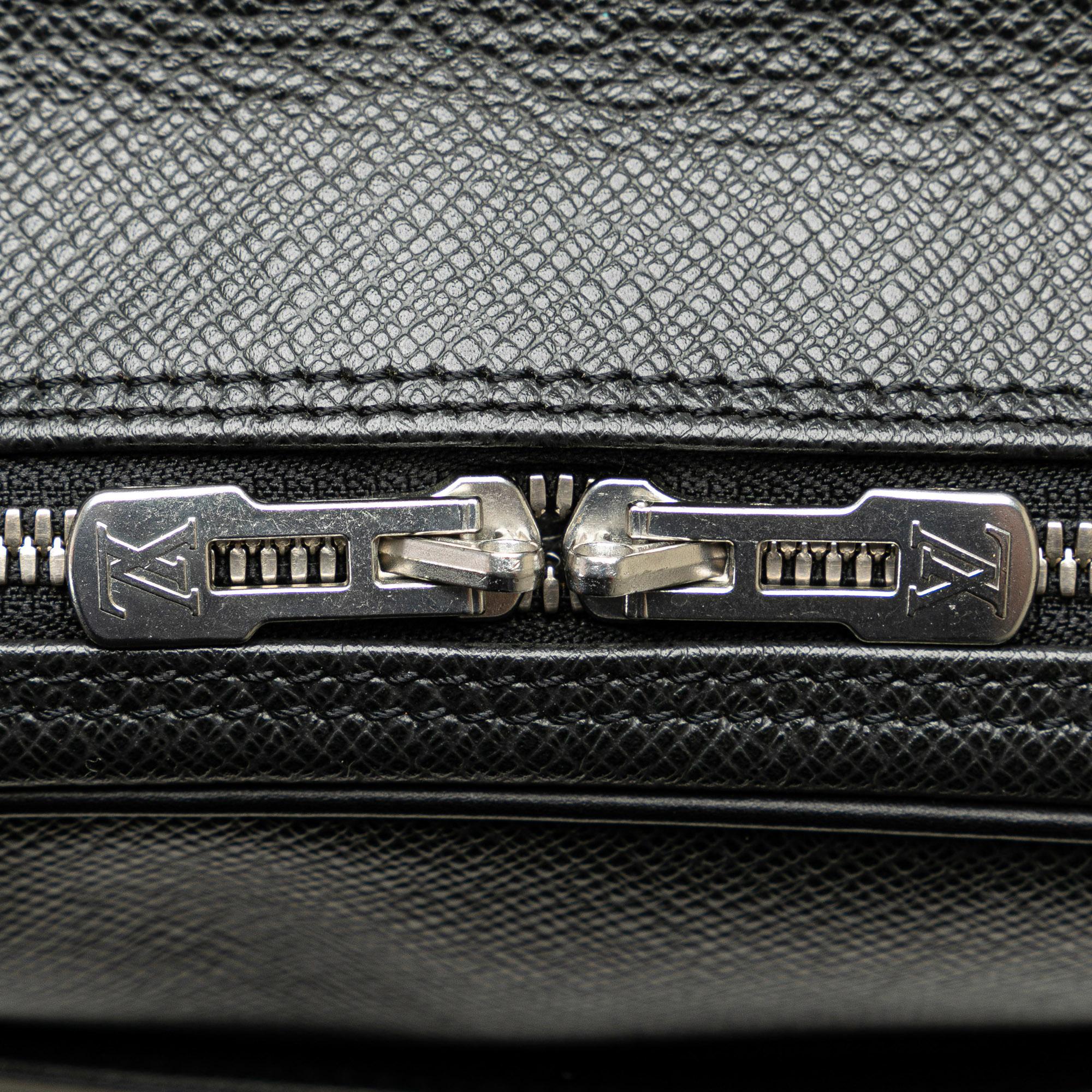 Louis Vuitton Taiga Reporter PM (SHG-f2dwZU)