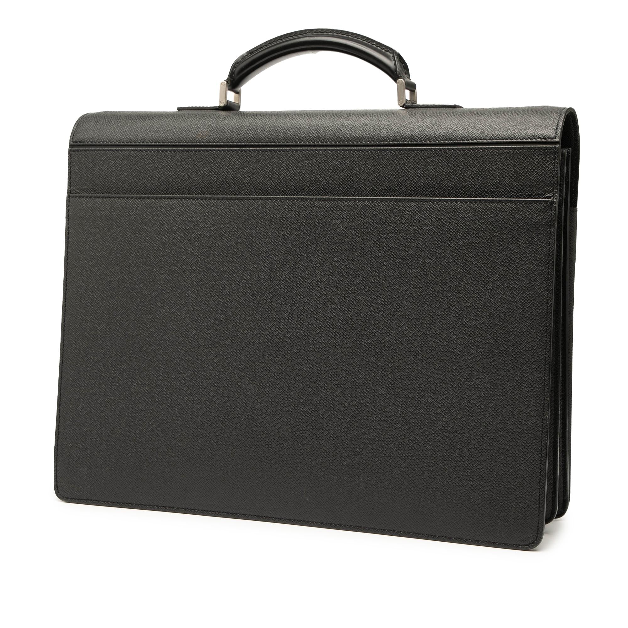 Louis Vuitton Taiga Robusto 1