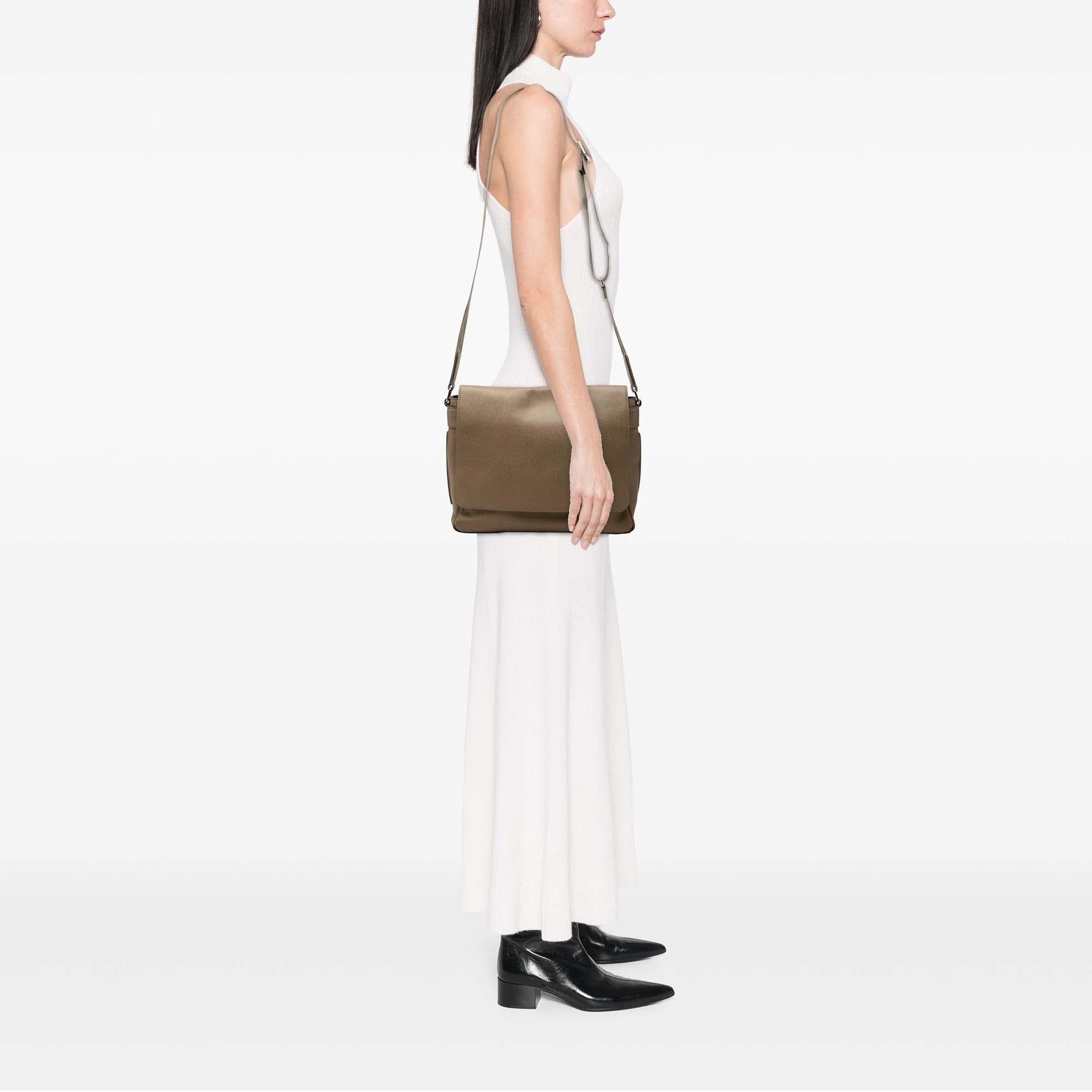 Louis Vuitton Taiga Roman MM