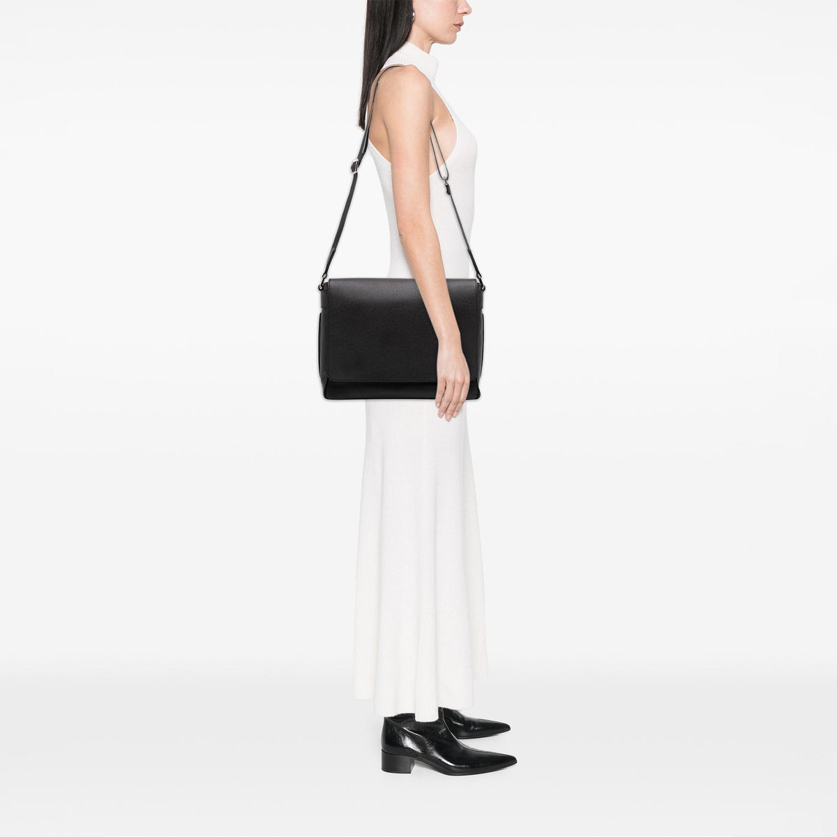 Louis Vuitton Taiga Roman MM