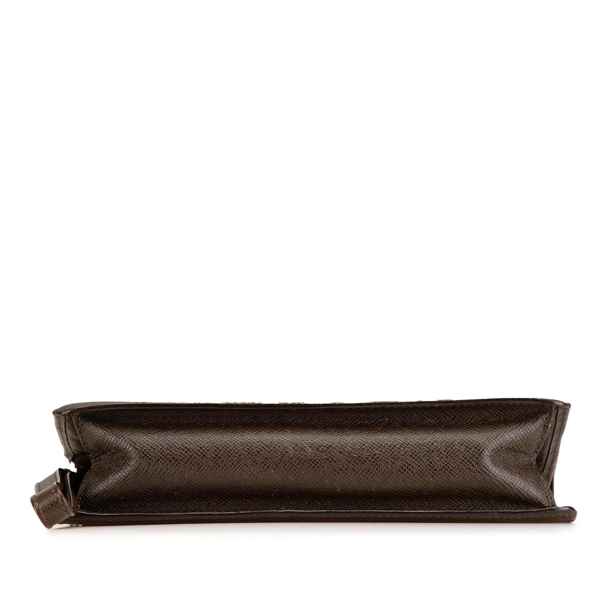 Louis Vuitton Taiga Selenga (SHG-sr5oLY)