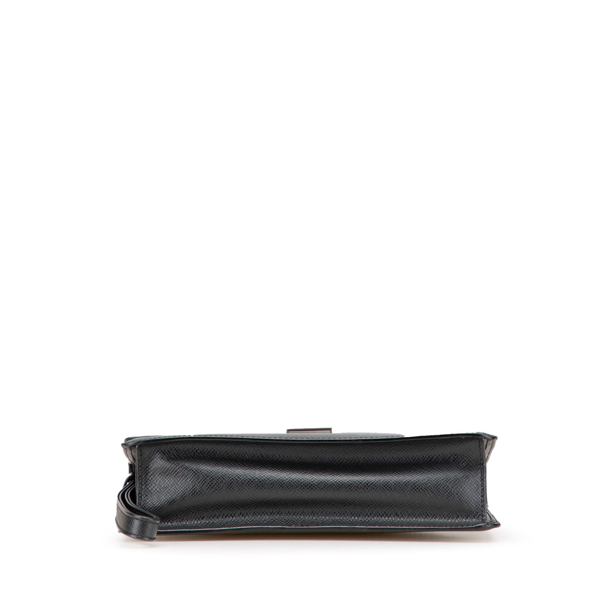 Louis Vuitton Taiga Selenga