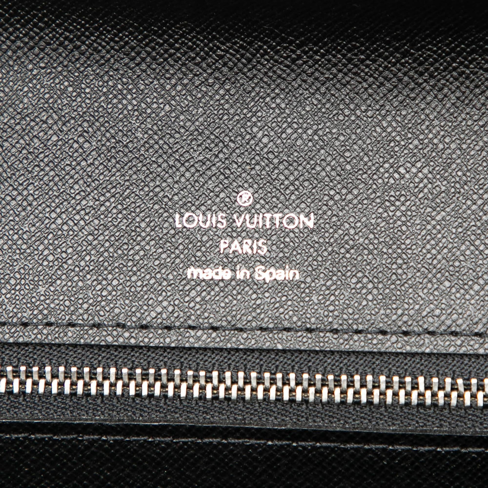 Louis Vuitton Taiga Selenga