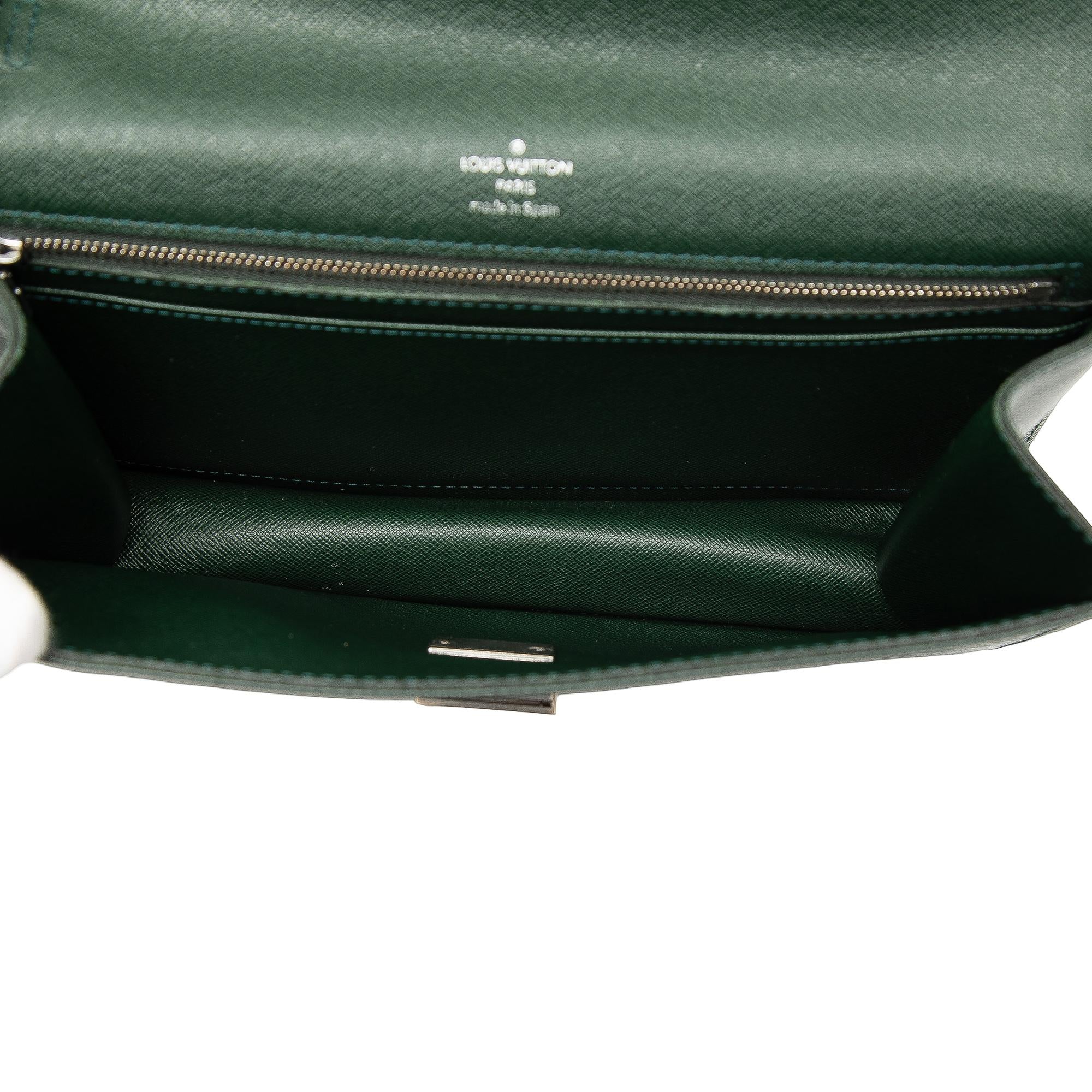 Louis Vuitton Taiga Selenga