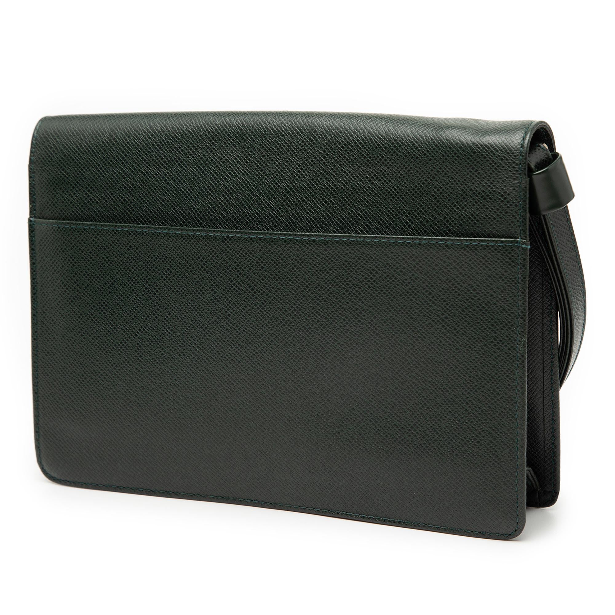 Louis Vuitton Taiga Selenga