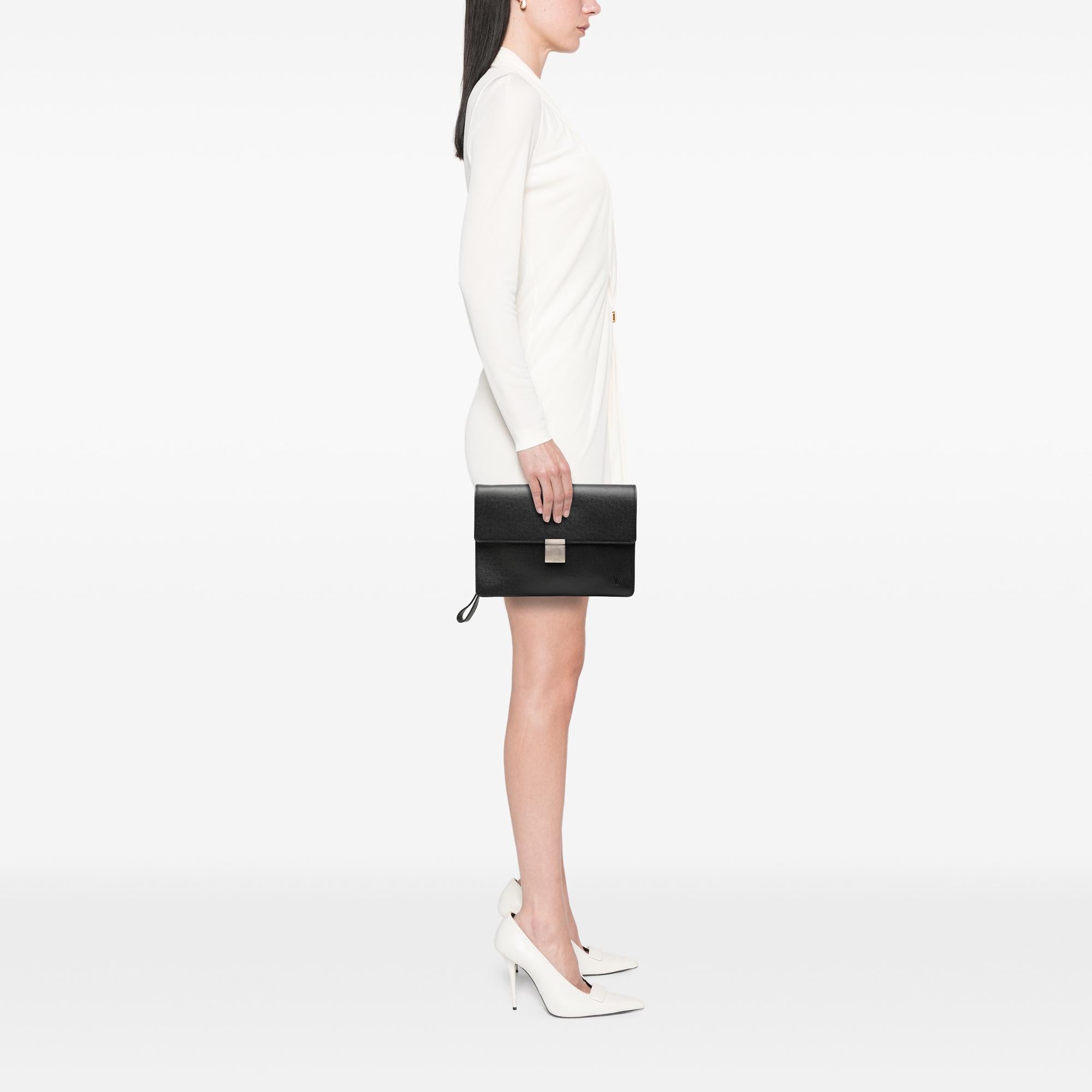 Louis Vuitton Taiga Selenga