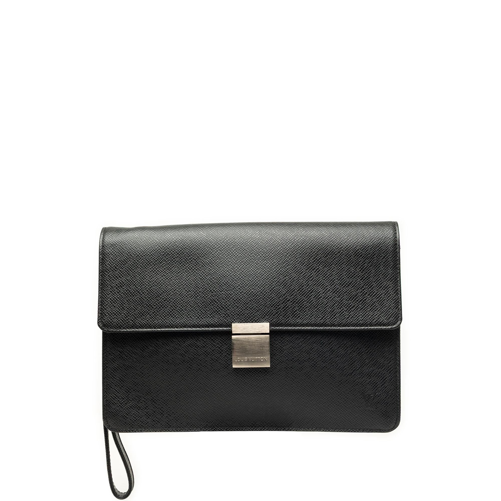 Louis Vuitton Taiga Selenga