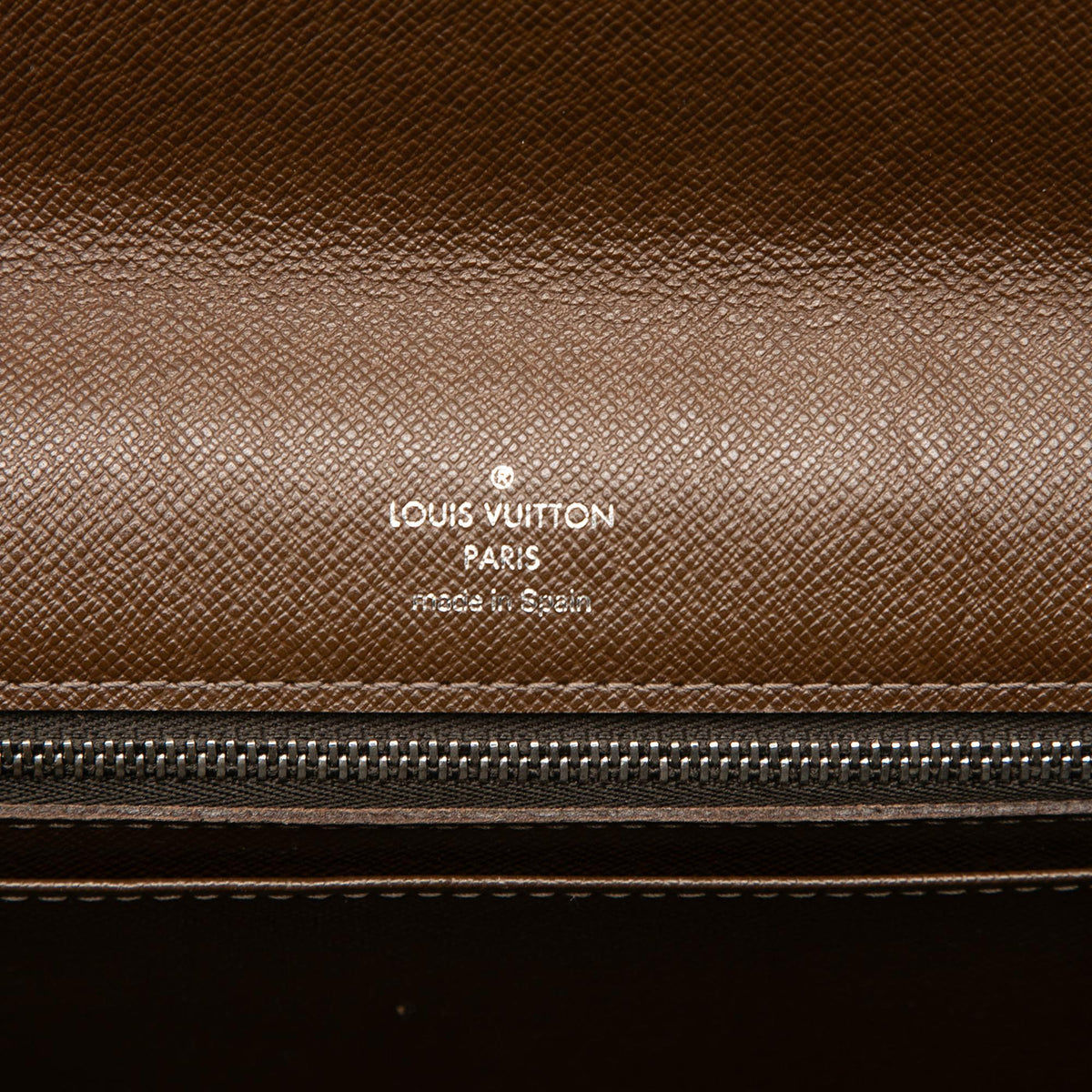 Louis Vuitton Taiga Selenga