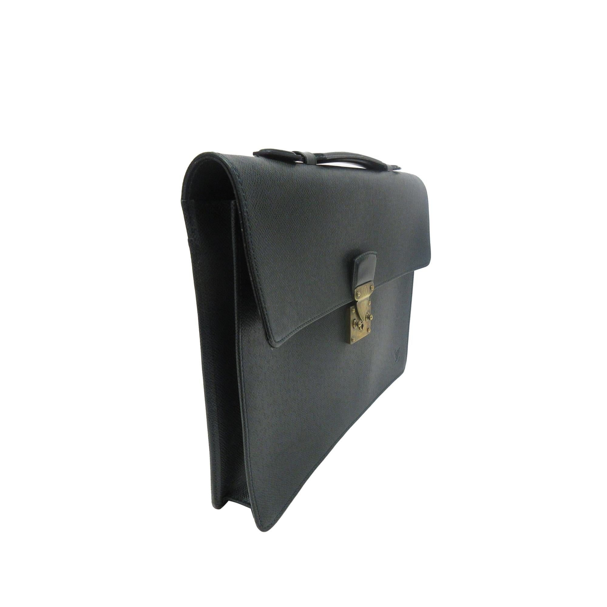 Louis Vuitton Taiga Serviette Kourad Briefcase (SHG-S9gjz7)