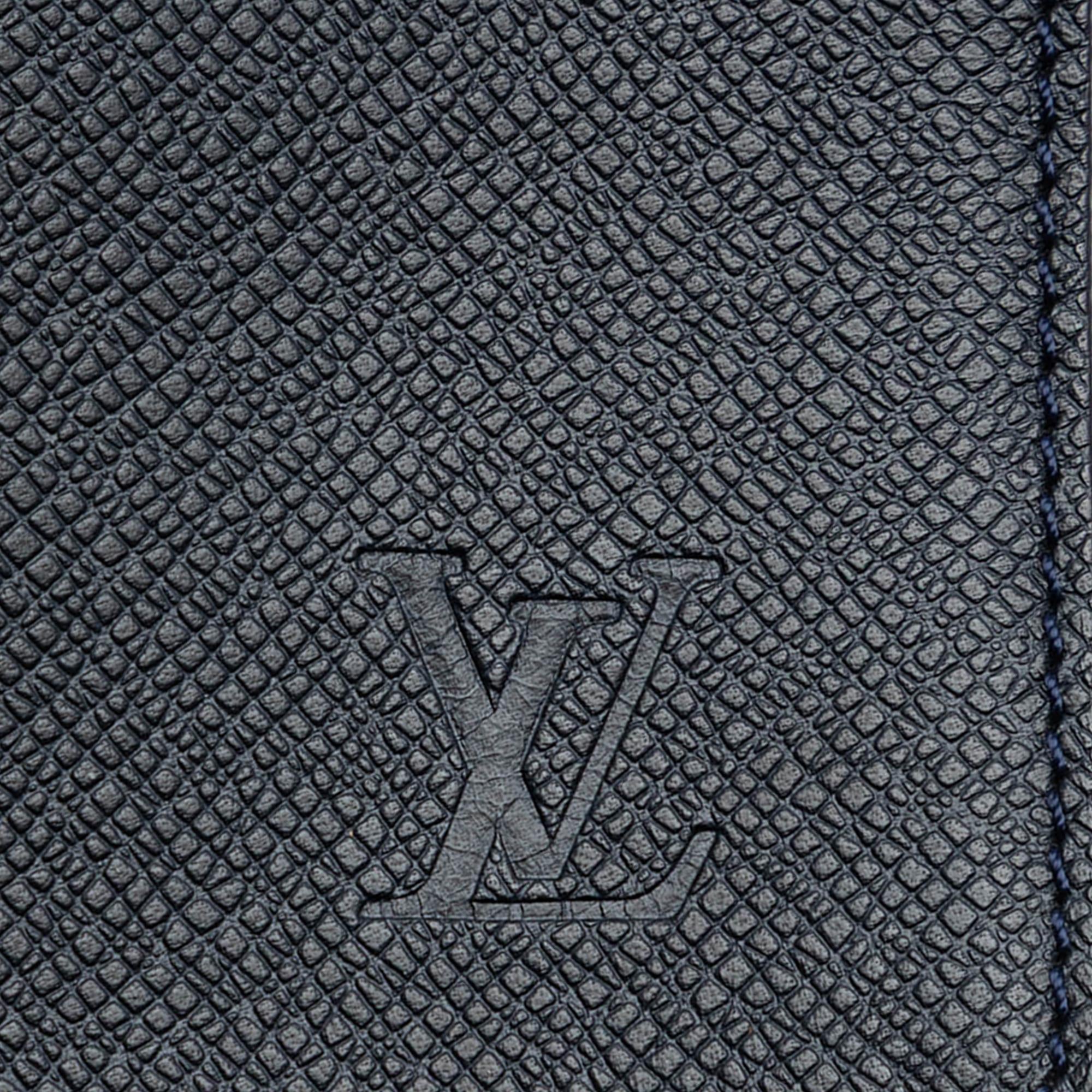 Louis Vuitton Taiga Vassili PM