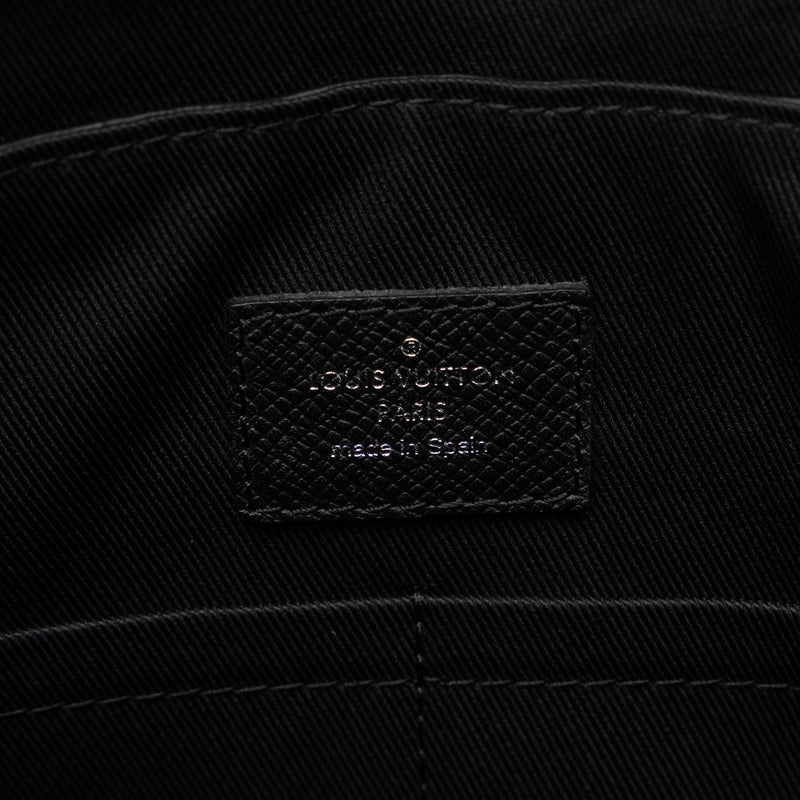 Louis Vuitton Taigarama Outdoor Flap Messenger (SHG-1uJQGw)