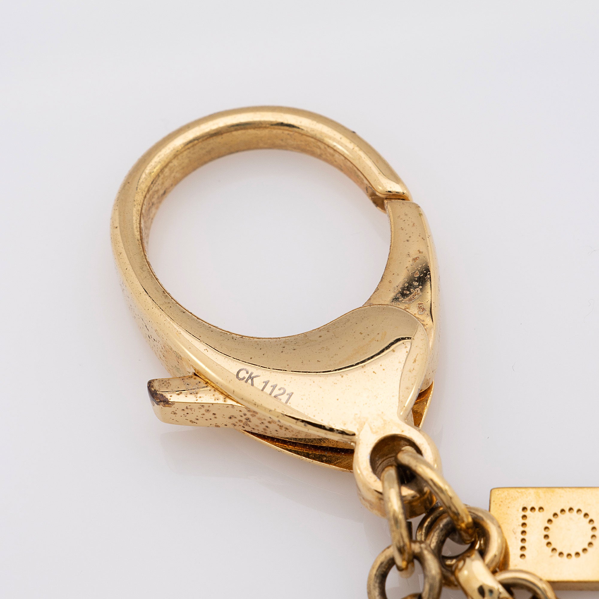 Louis Vuitton Tapage Key Ring (SHF-mt6BVy)