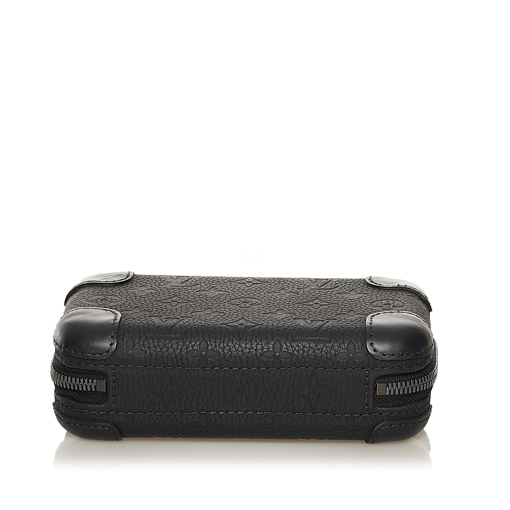 Louis Vuitton Taurillion Monogram Horizon Clutch (SHG-35811)