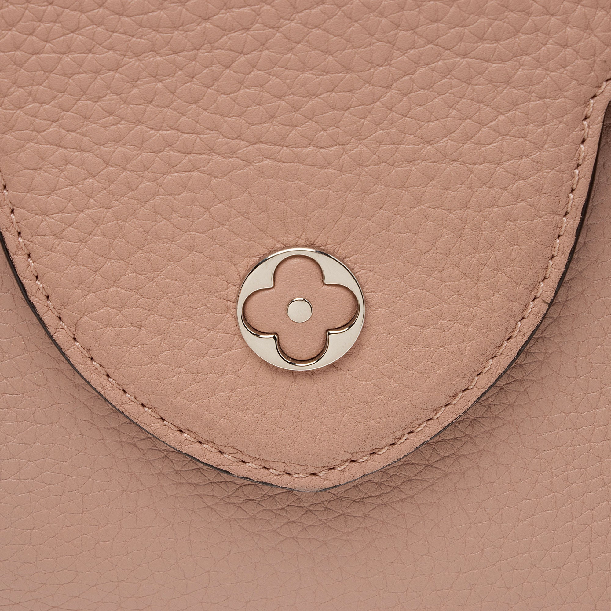 Louis Vuitton Taurillon Capucines MM Bag (SHF-LI0MzN)