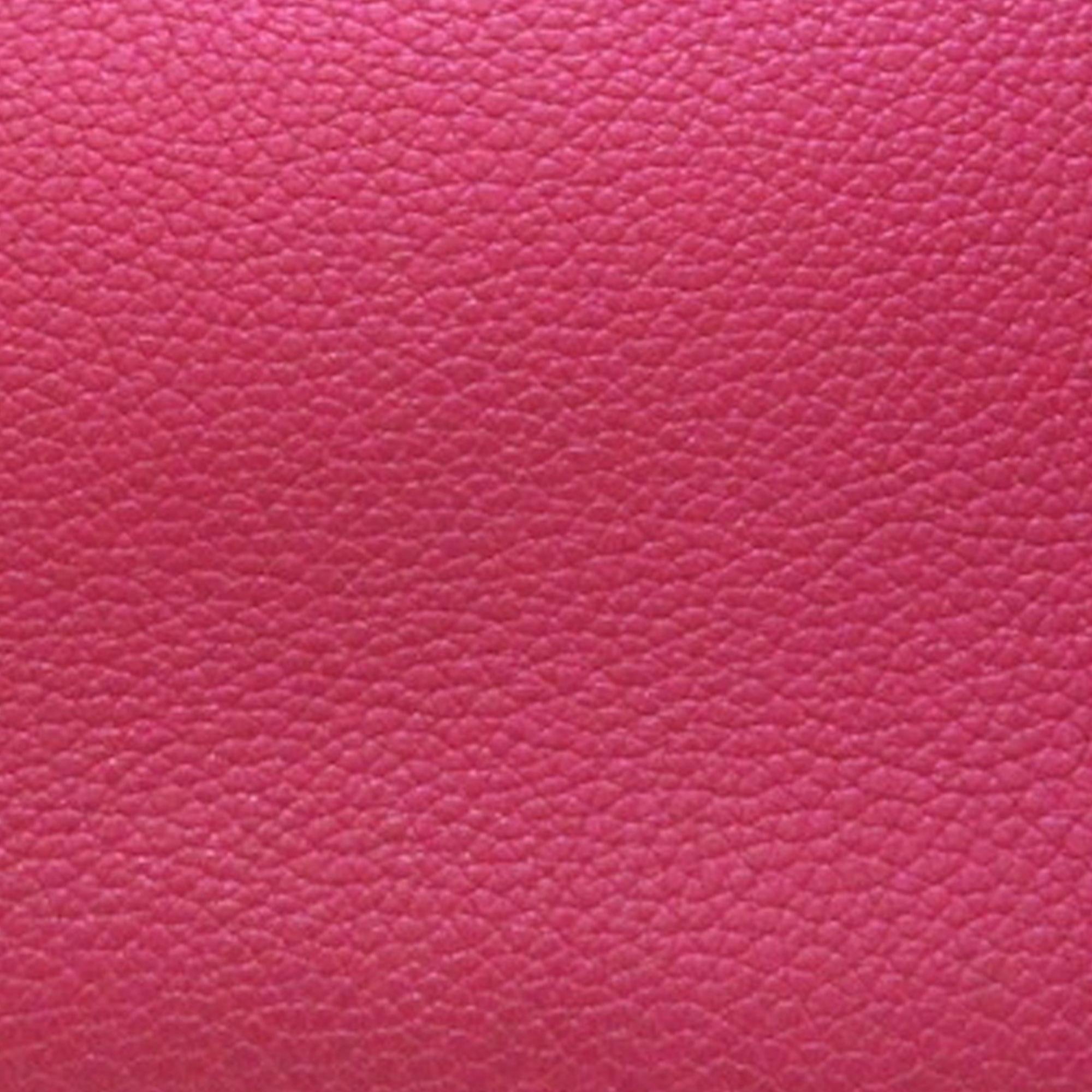 Louis Vuitton Taurillon Capucines MM (SHG-DeuA0c)