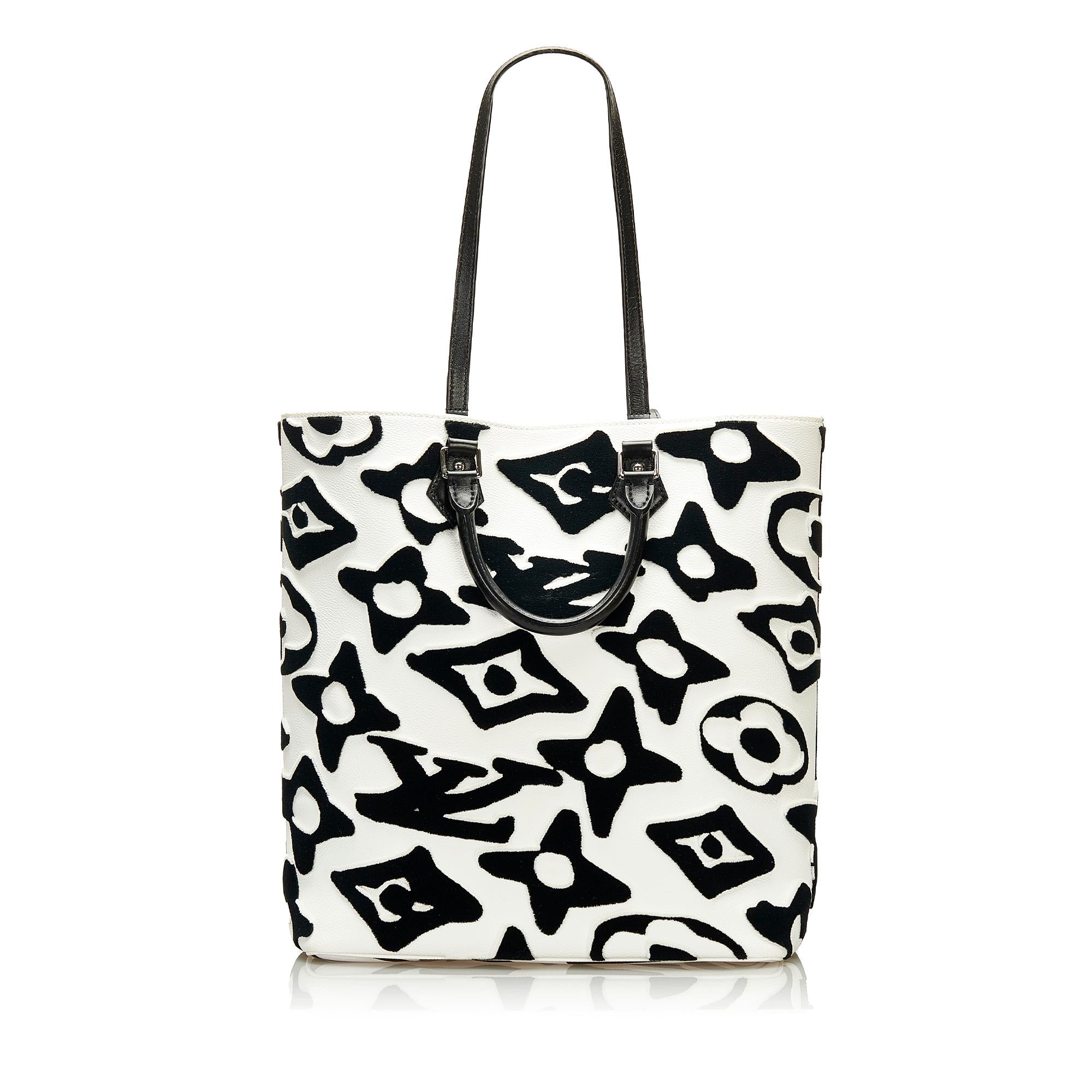 Louis Vuitton Urs Fischer Monogram Tufted Cabas (SHG-hE5CPs)