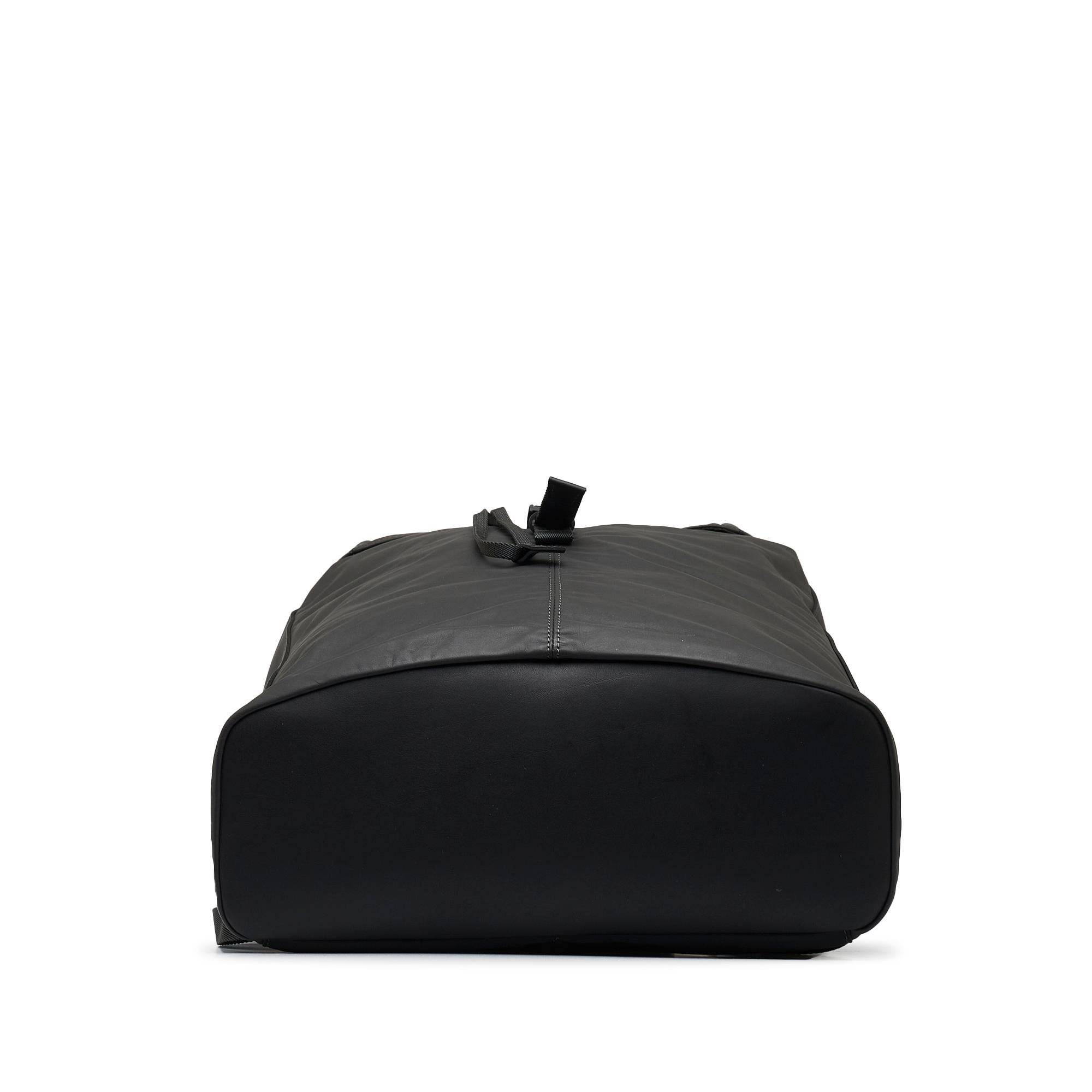 Louis Vuitton V-Line Pulse